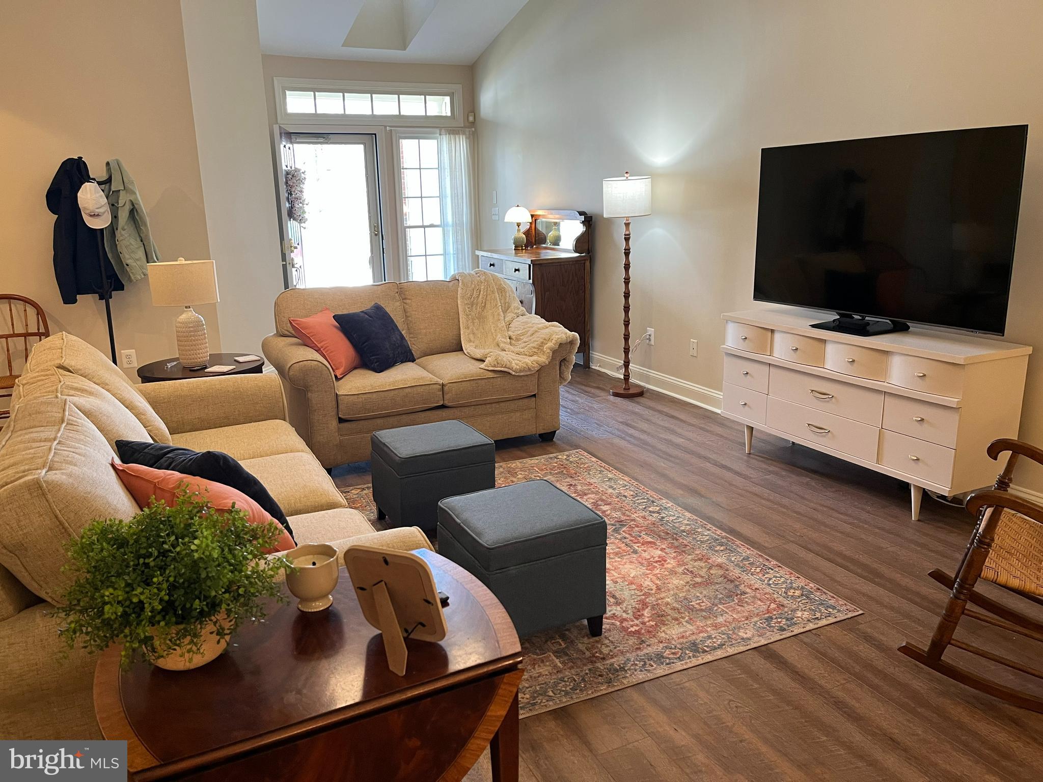 SOUTH RIVER COLONY - Residential