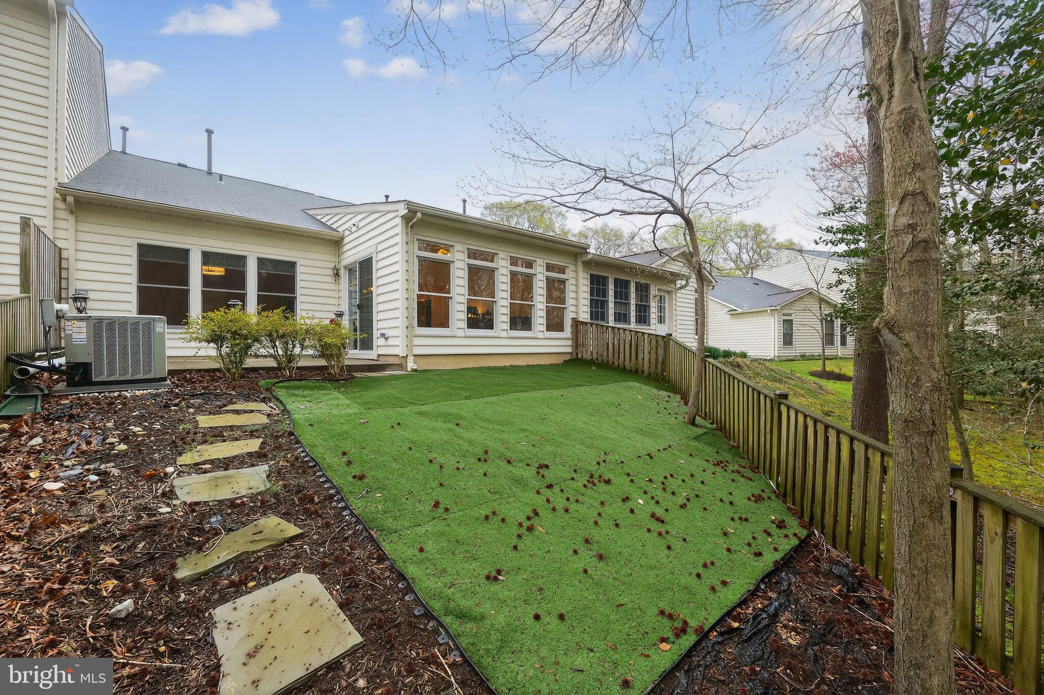 SOUTH RIVER COLONY - Residential