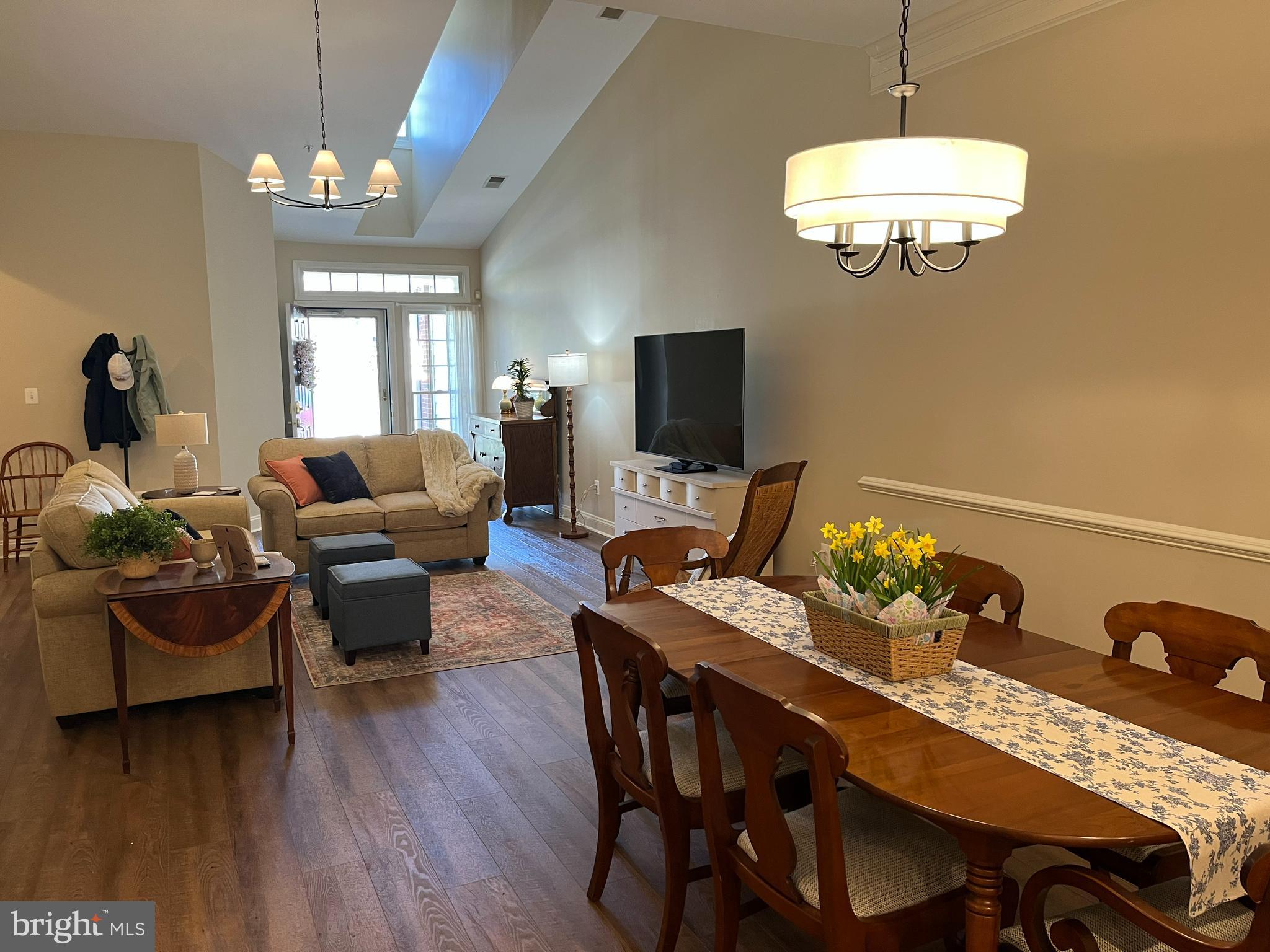 SOUTH RIVER COLONY - Residential