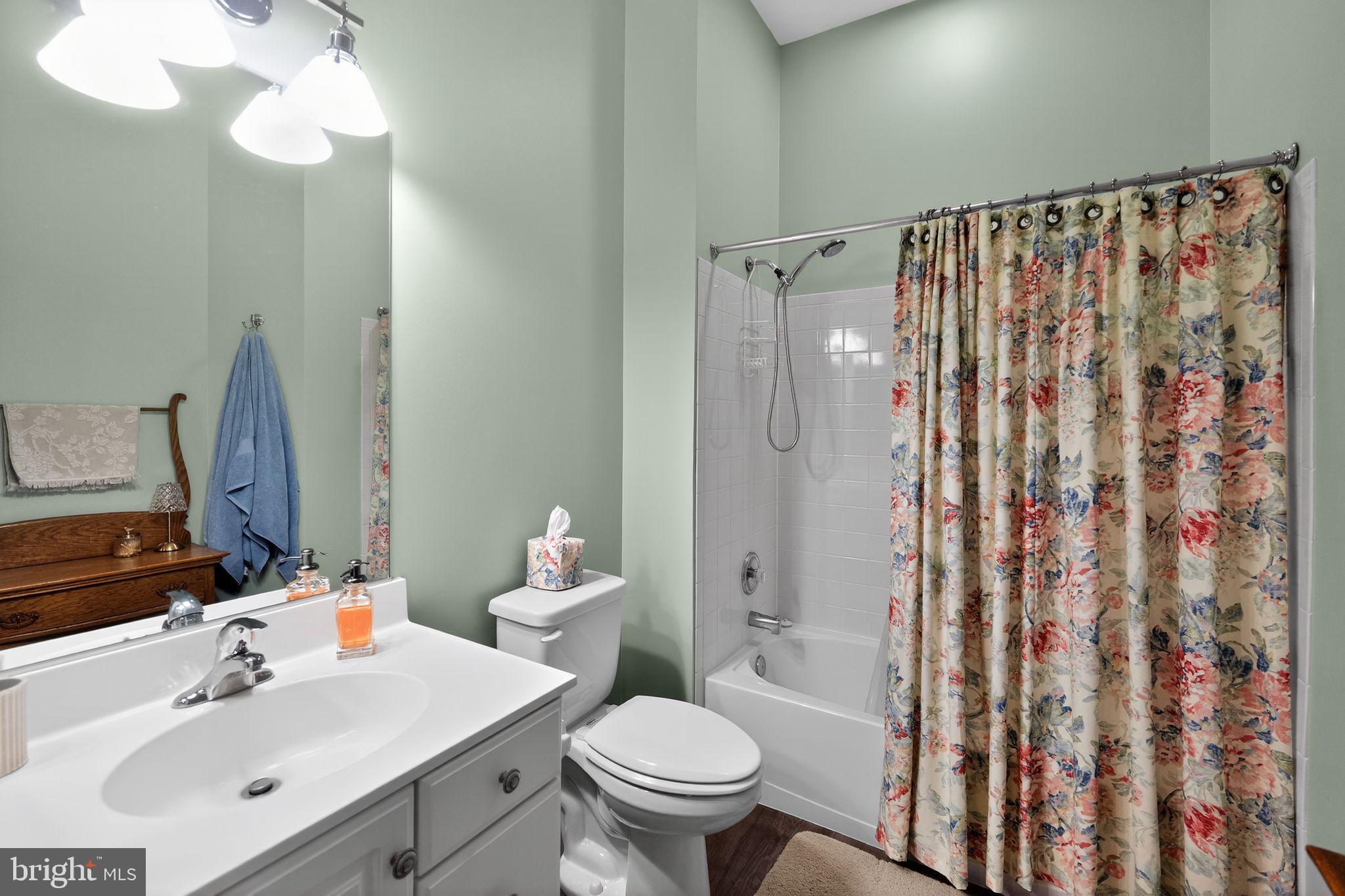 SOUTH RIVER COLONY - Residential