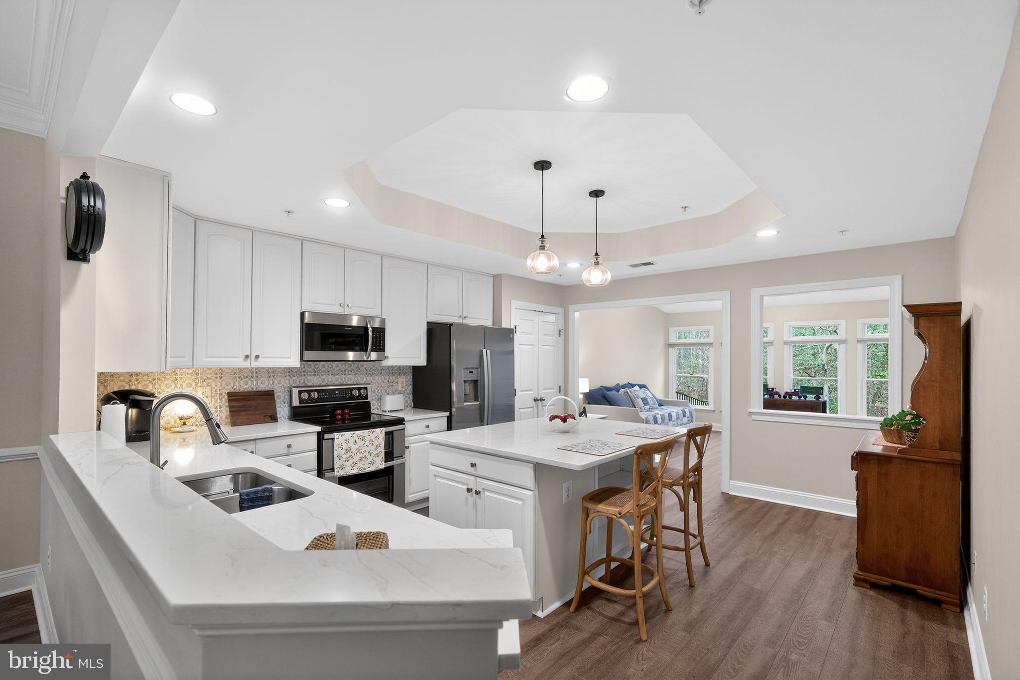 SOUTH RIVER COLONY - Residential