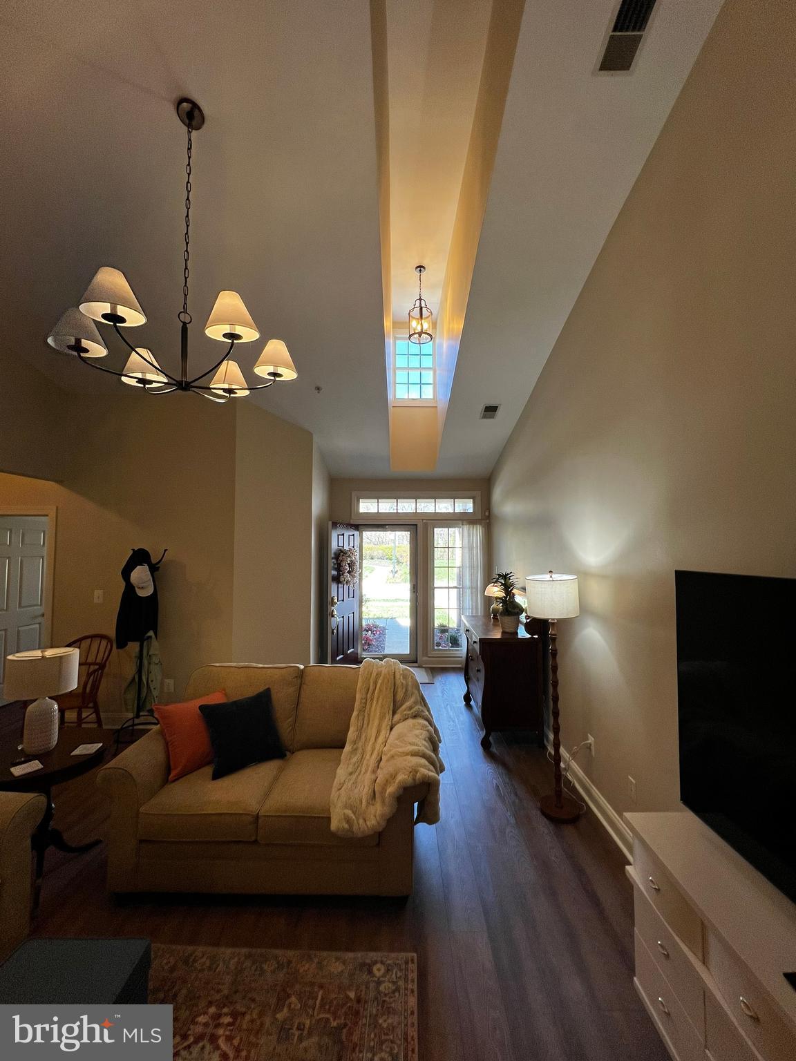 SOUTH RIVER COLONY - Residential