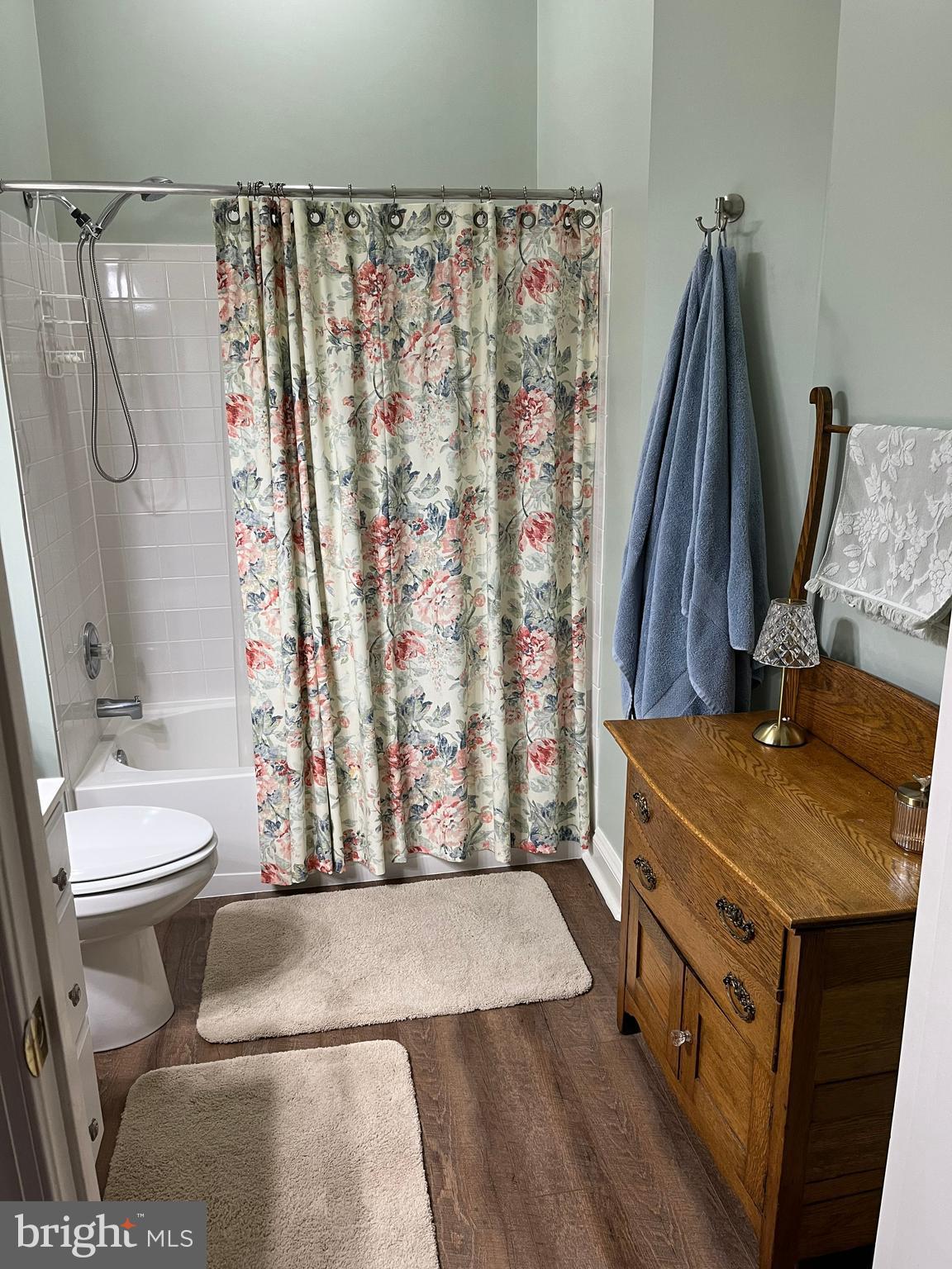 SOUTH RIVER COLONY - Residential