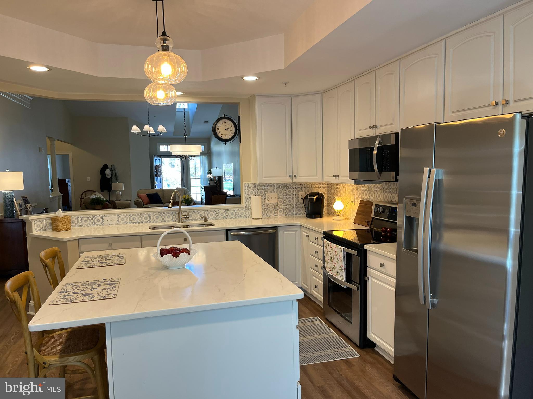 SOUTH RIVER COLONY - Residential