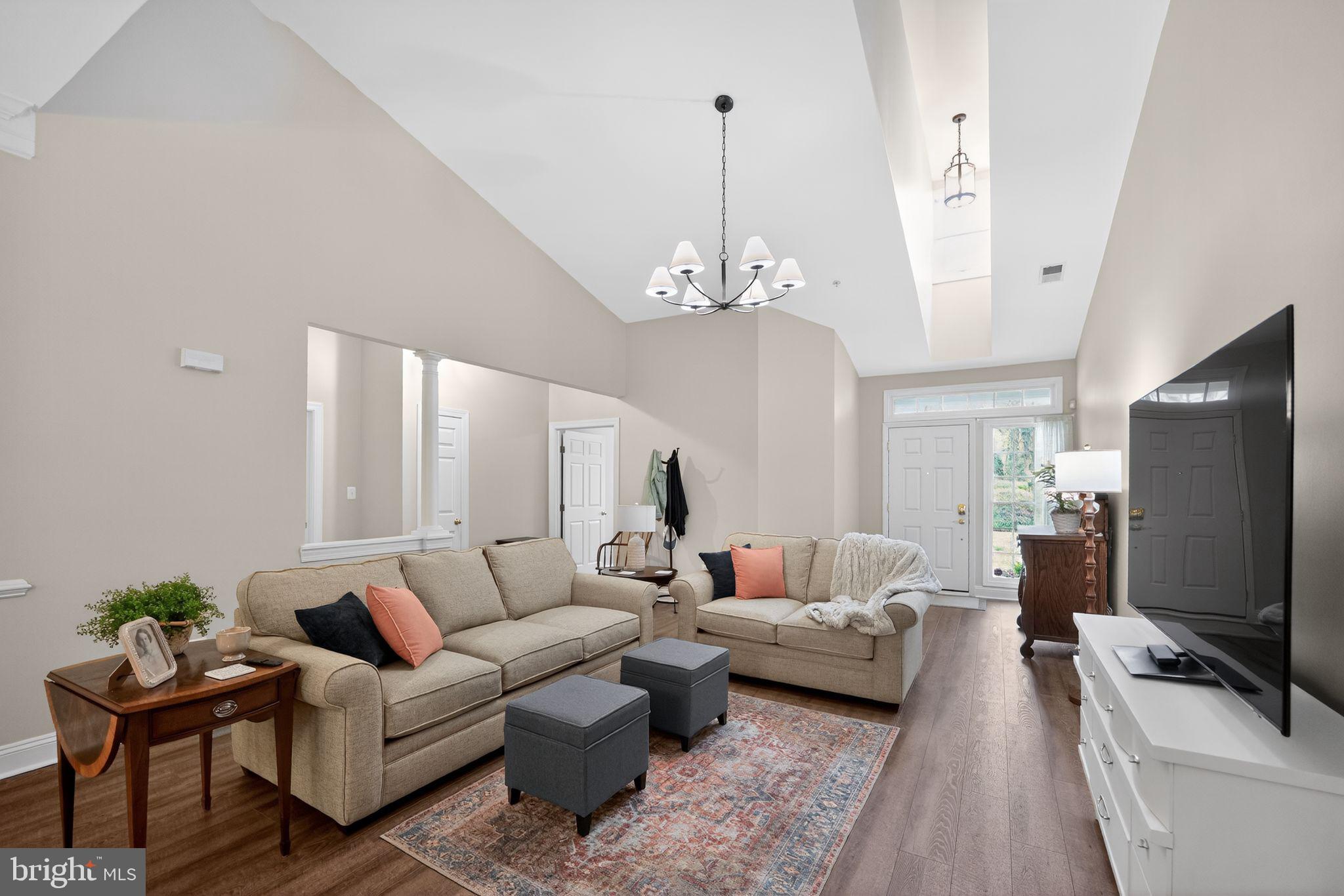 SOUTH RIVER COLONY - Residential