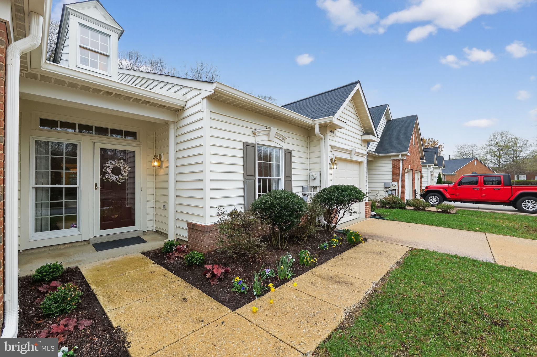 SOUTH RIVER COLONY - Residential