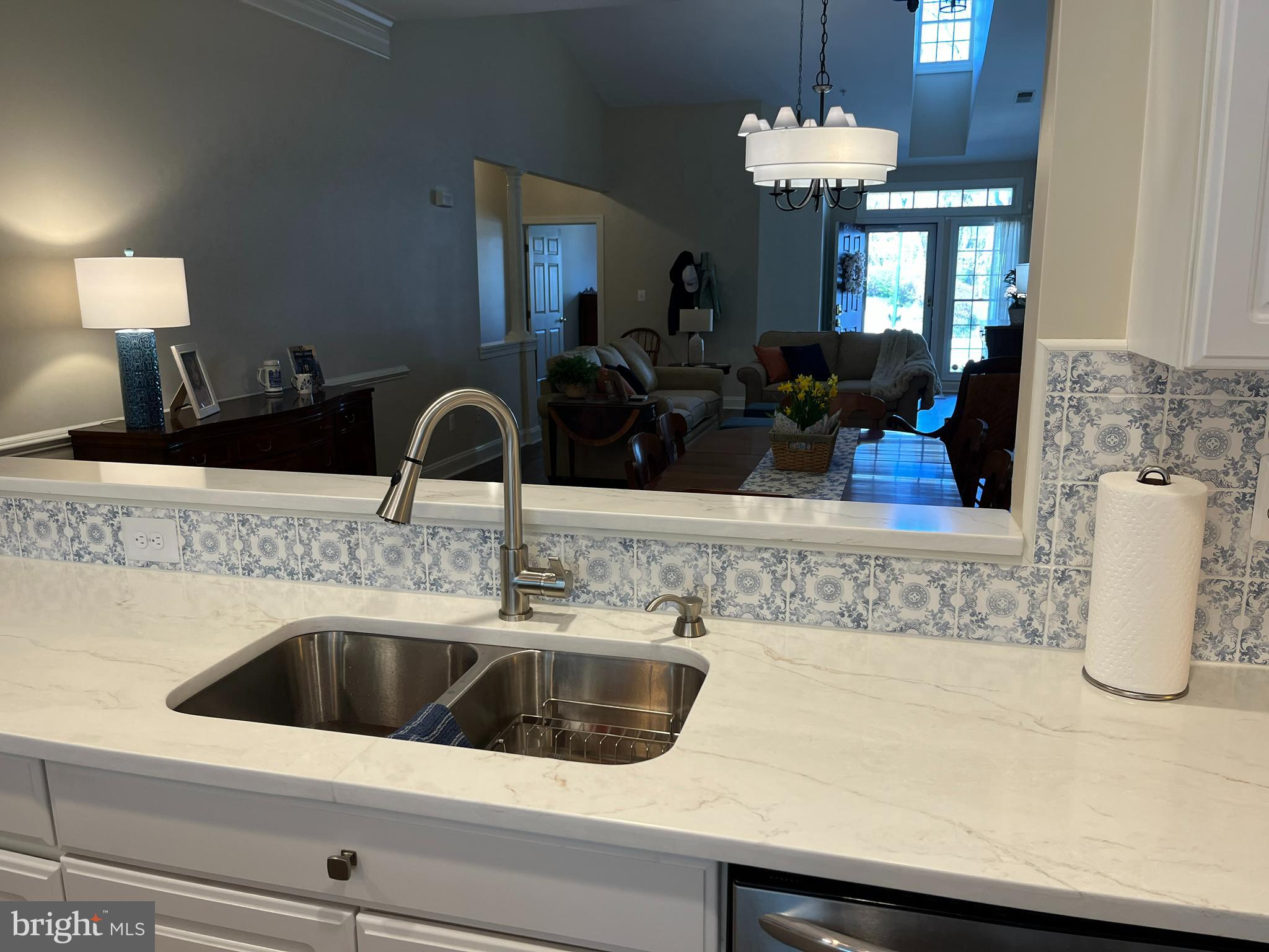 SOUTH RIVER COLONY - Residential