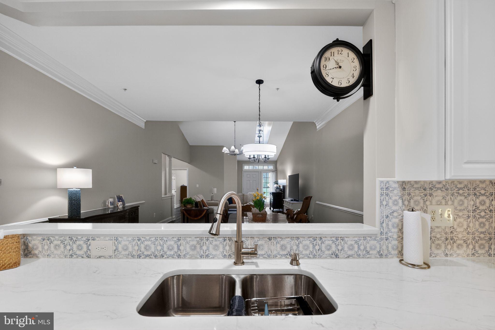 SOUTH RIVER COLONY - Residential