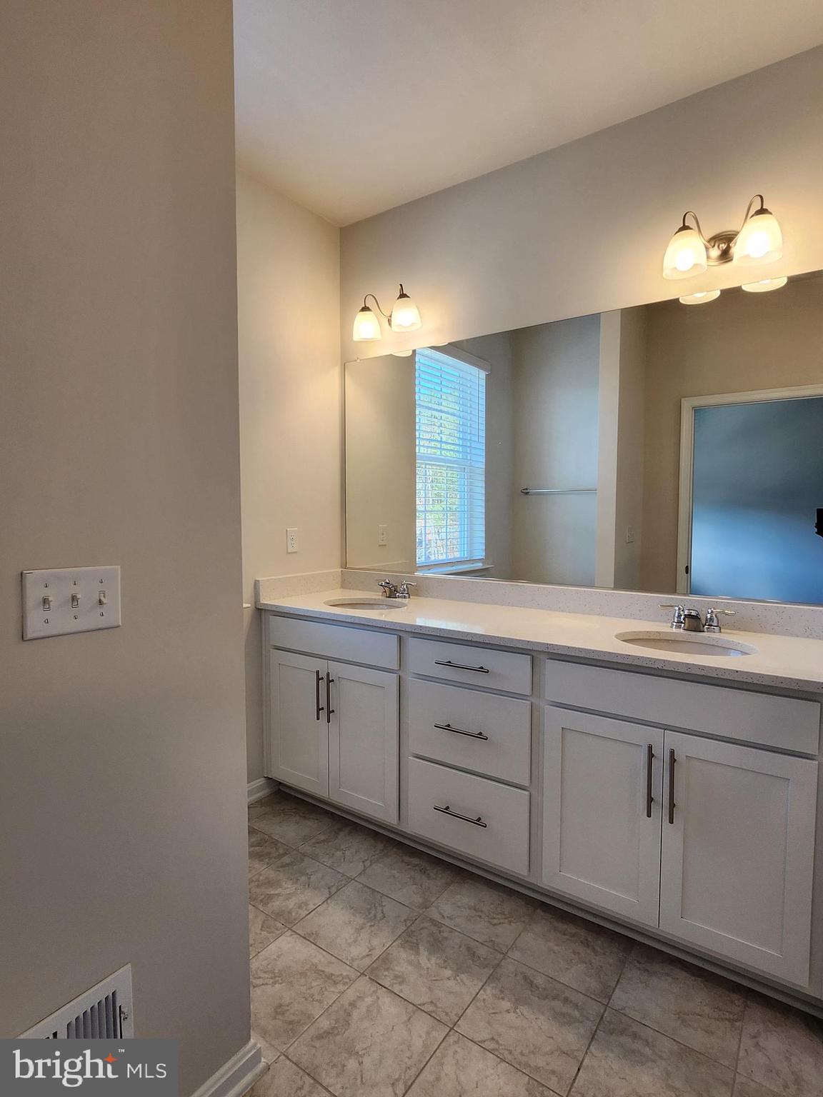 ODENTON TOWN CENTER - Residential Lease