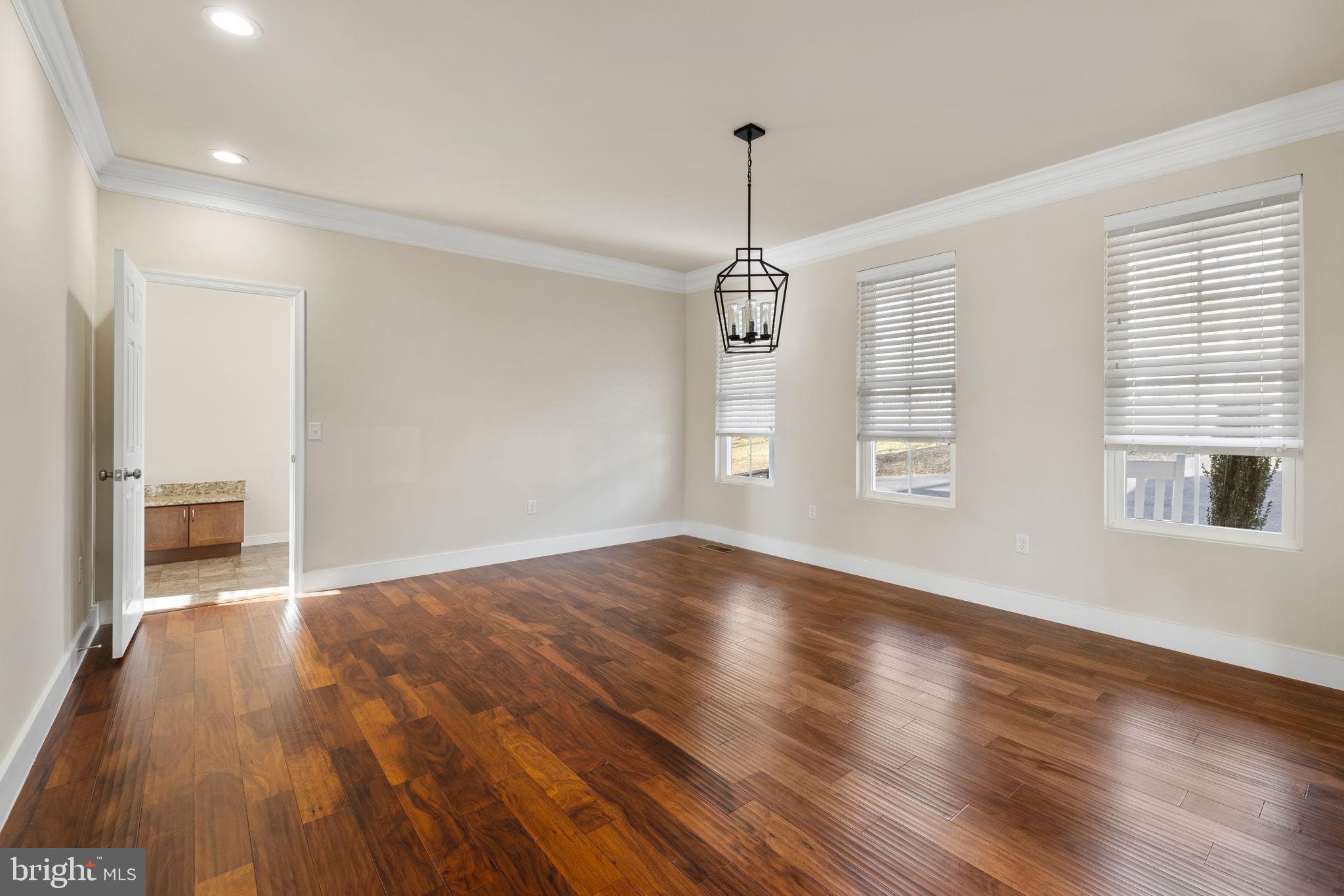 LAKE LAND OR - Residential