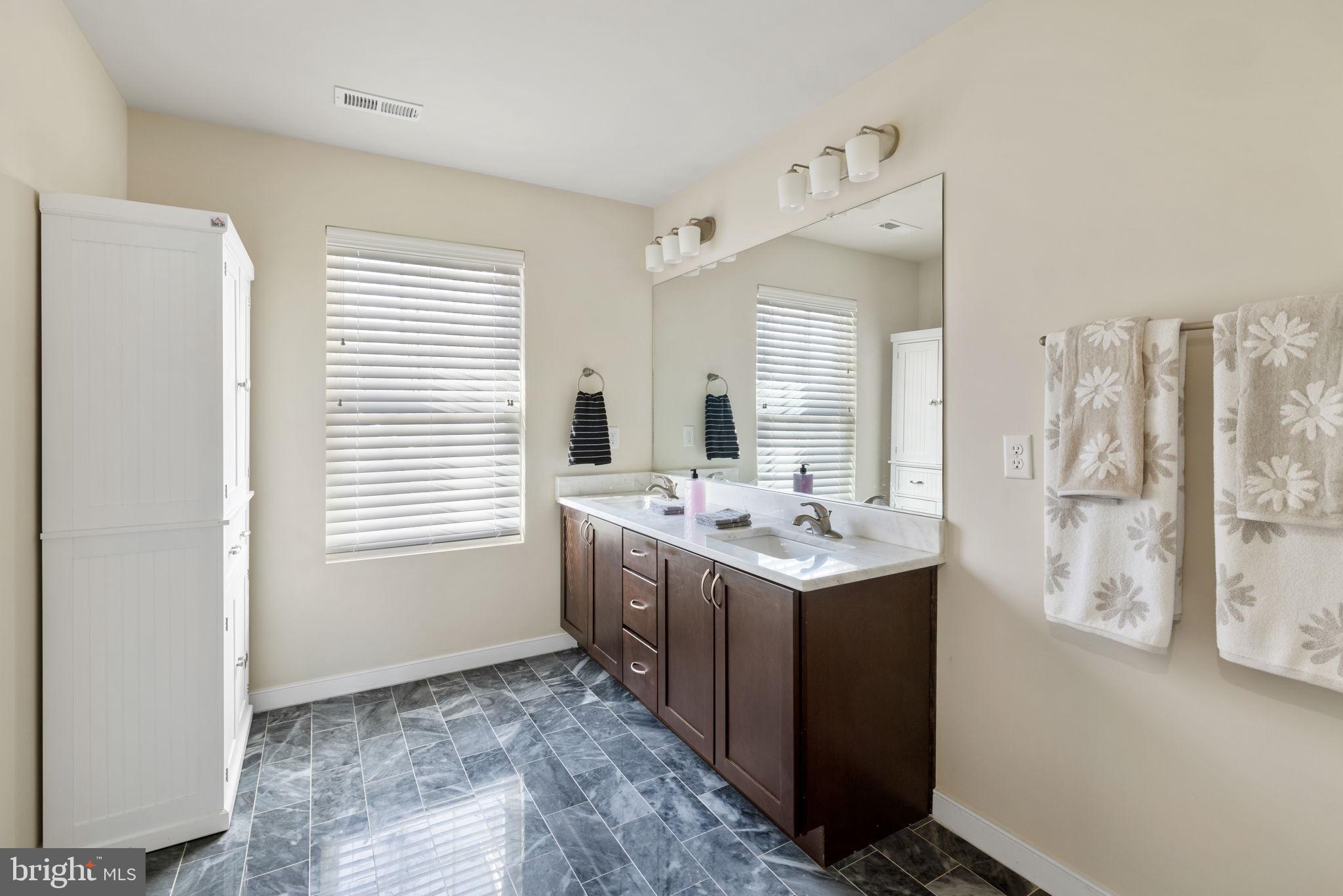 LAKE LAND OR - Residential