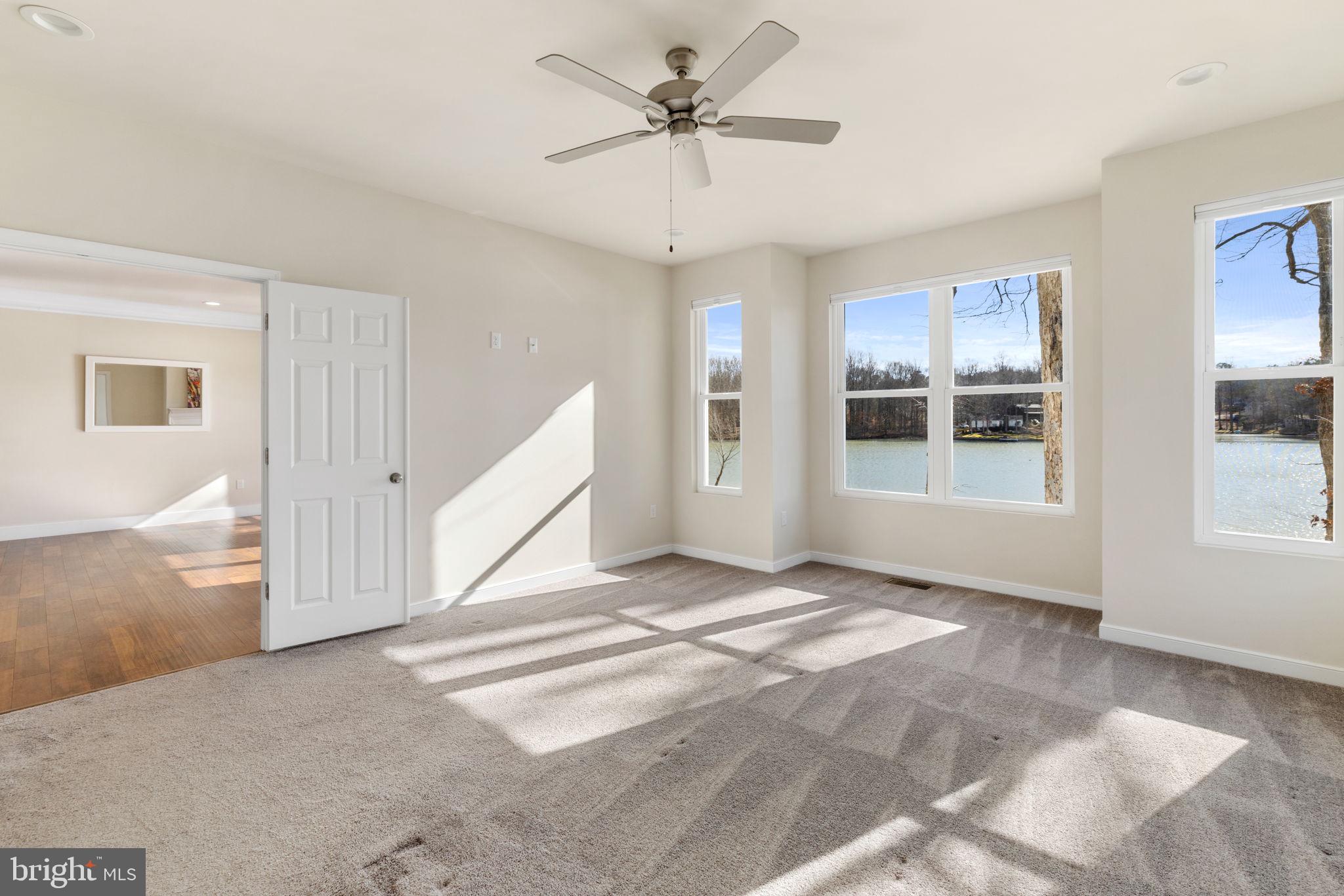 LAKE LAND OR - Residential