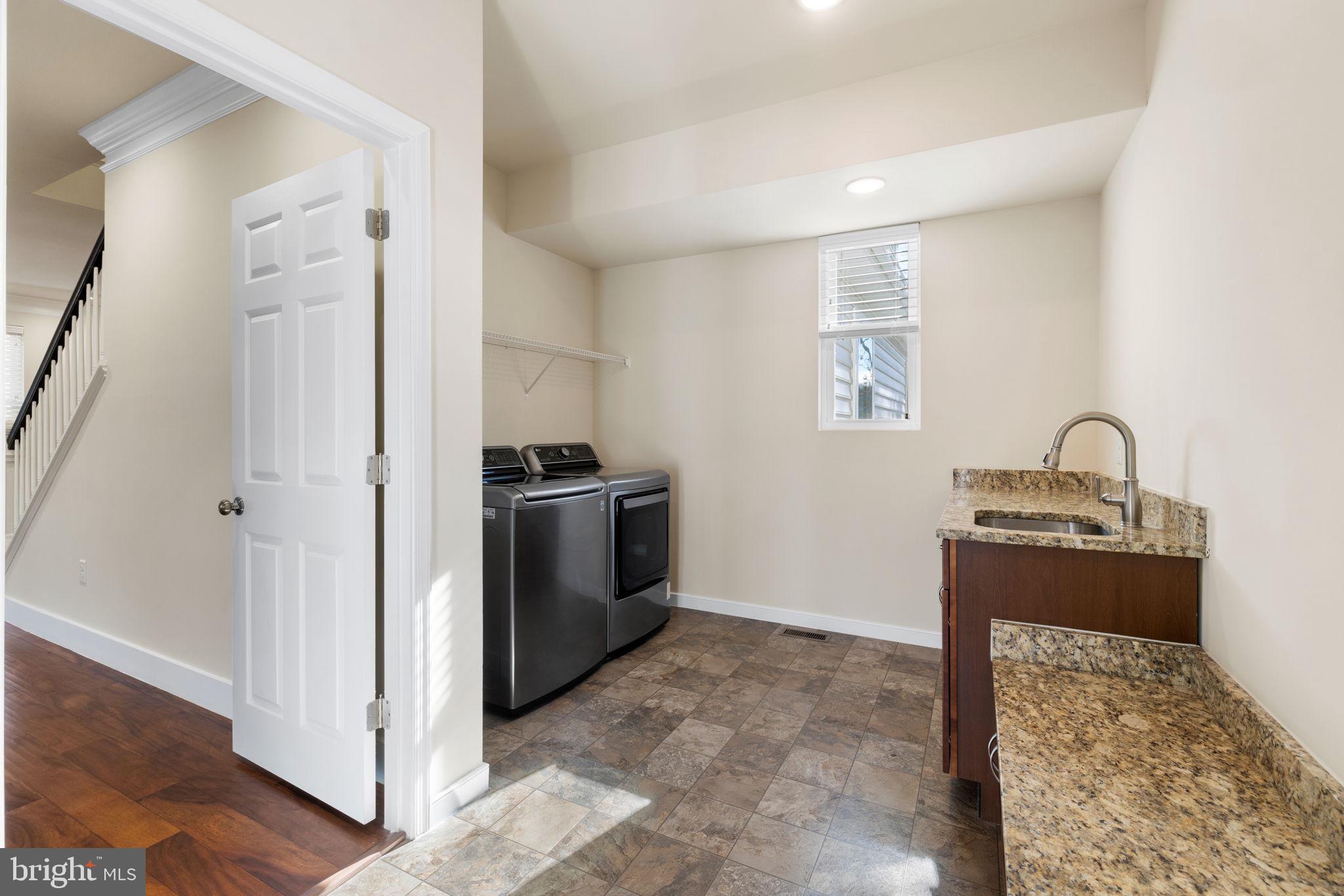 LAKE LAND OR - Residential