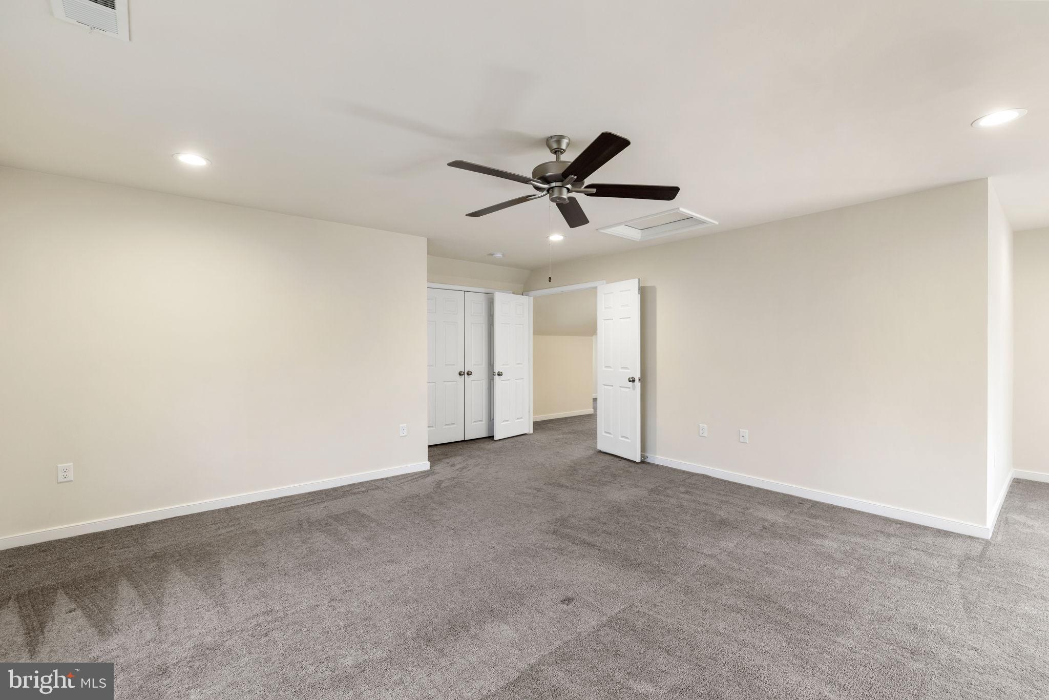 LAKE LAND OR - Residential