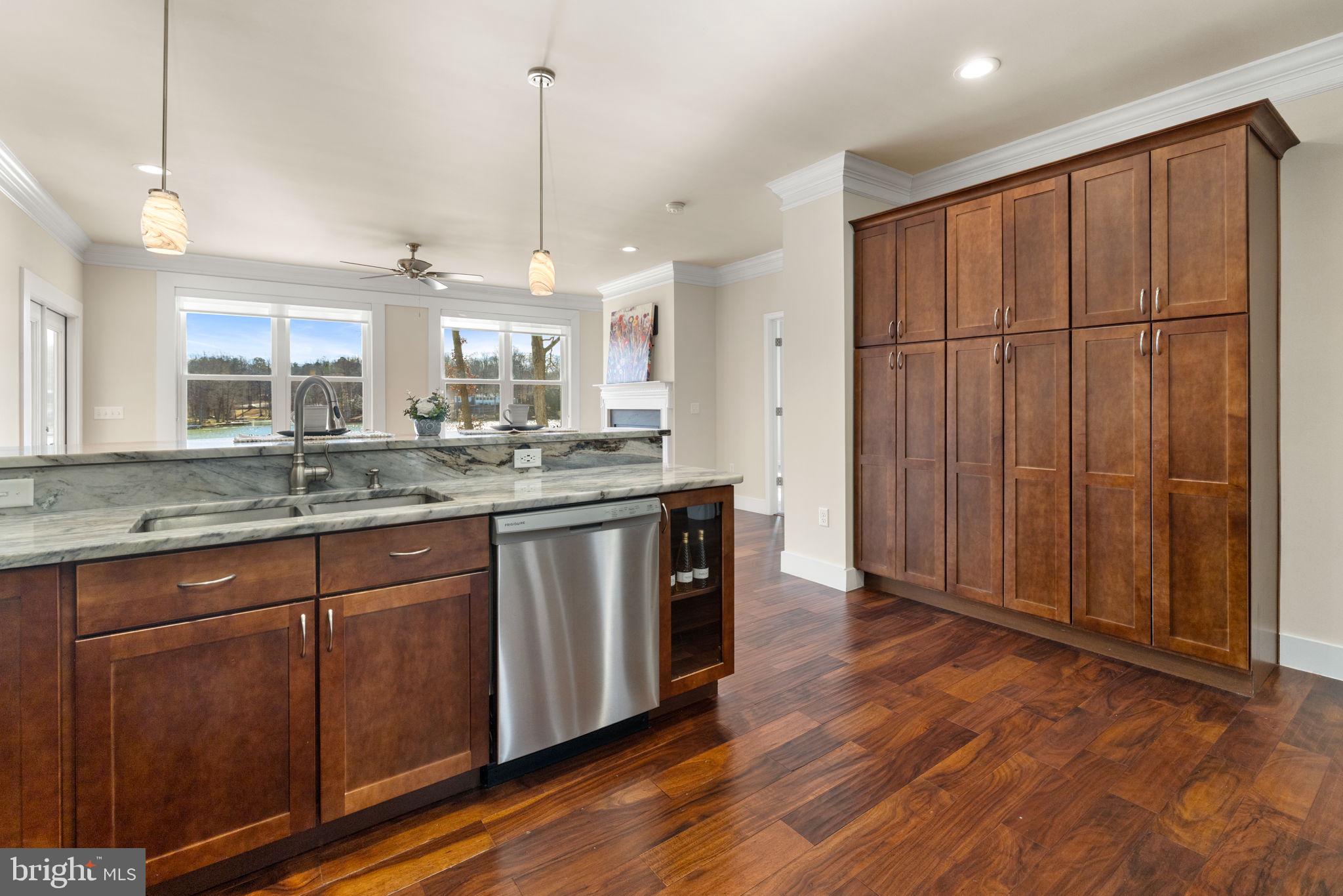 LAKE LAND OR - Residential