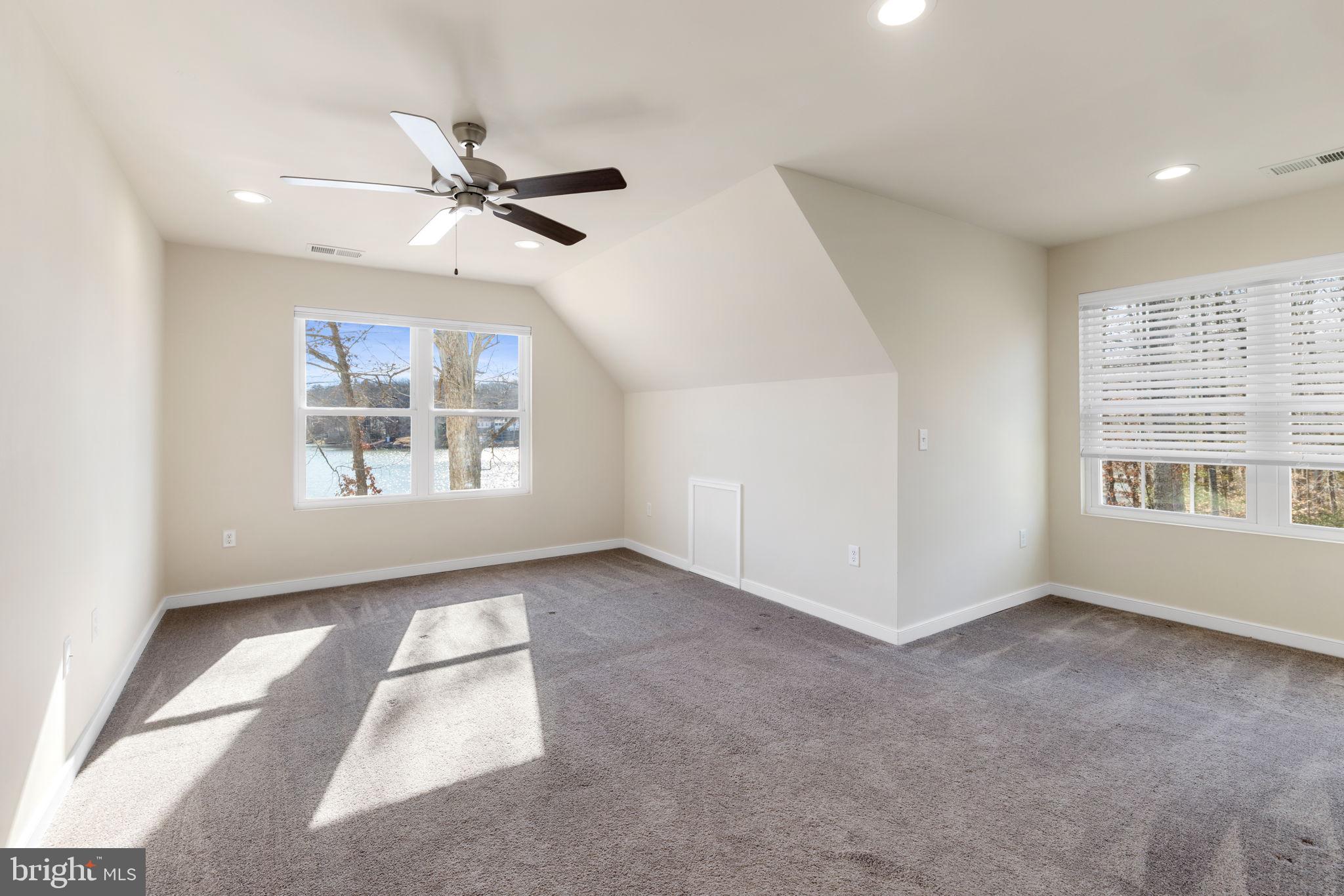 LAKE LAND OR - Residential