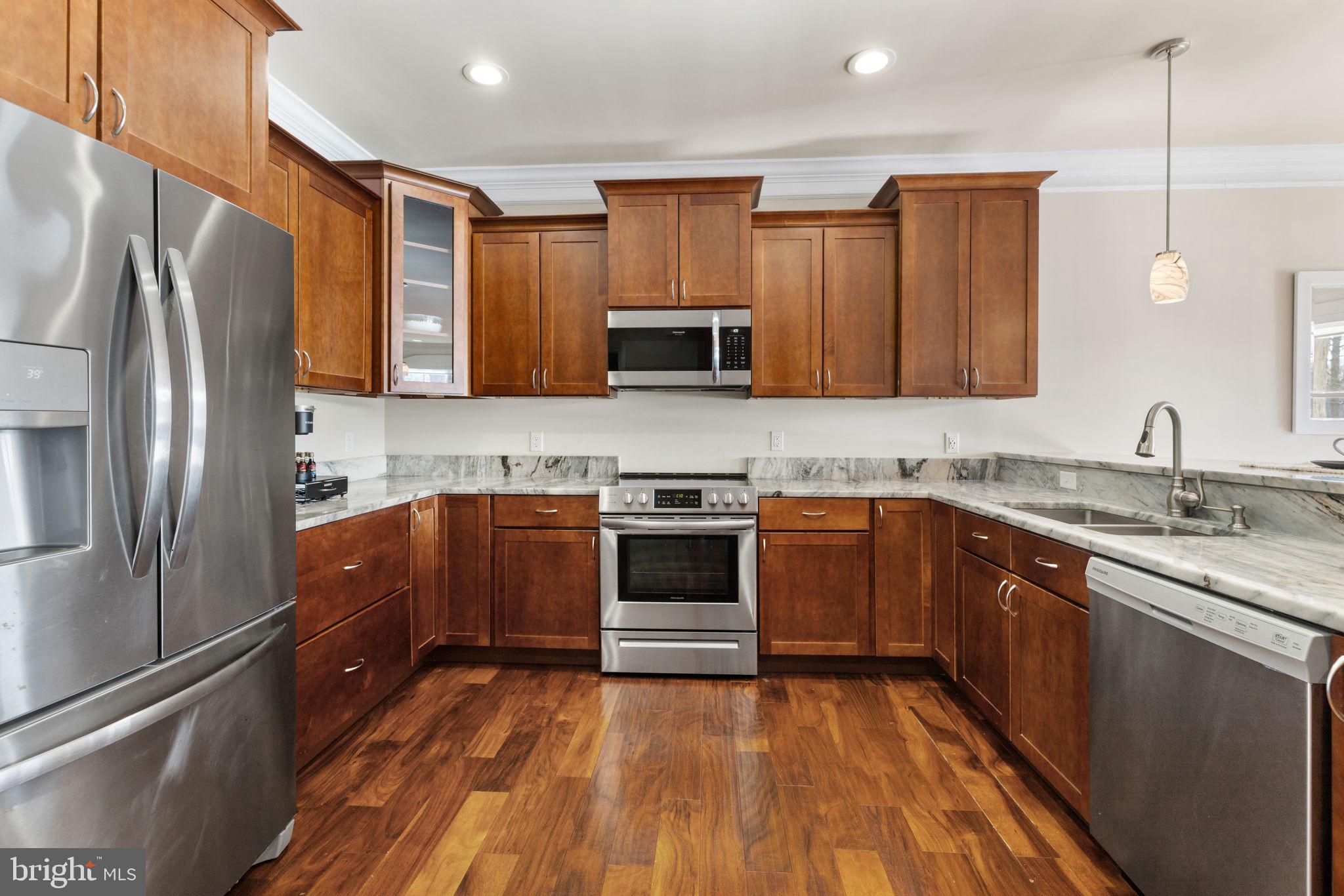 LAKE LAND OR - Residential