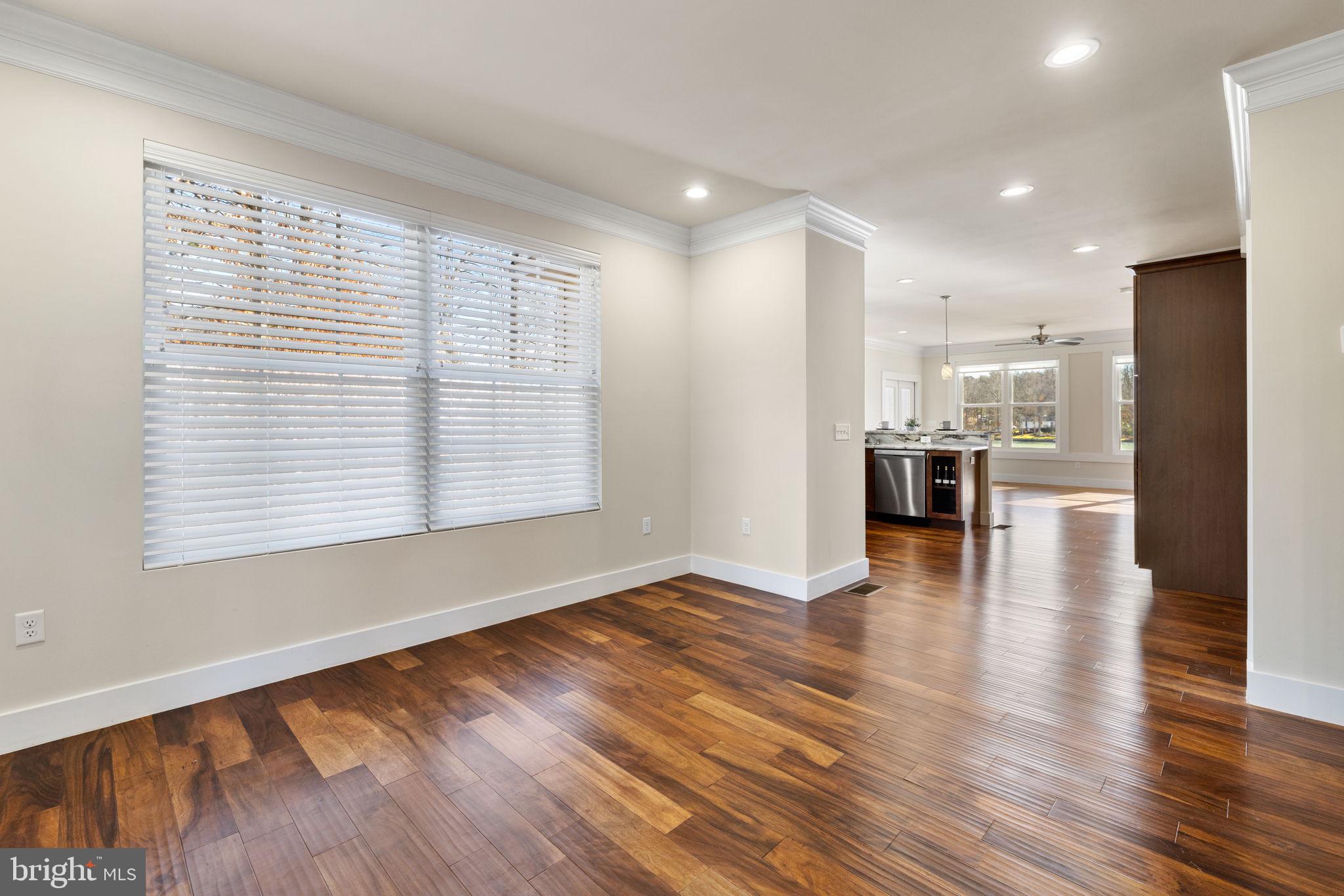 LAKE LAND OR - Residential