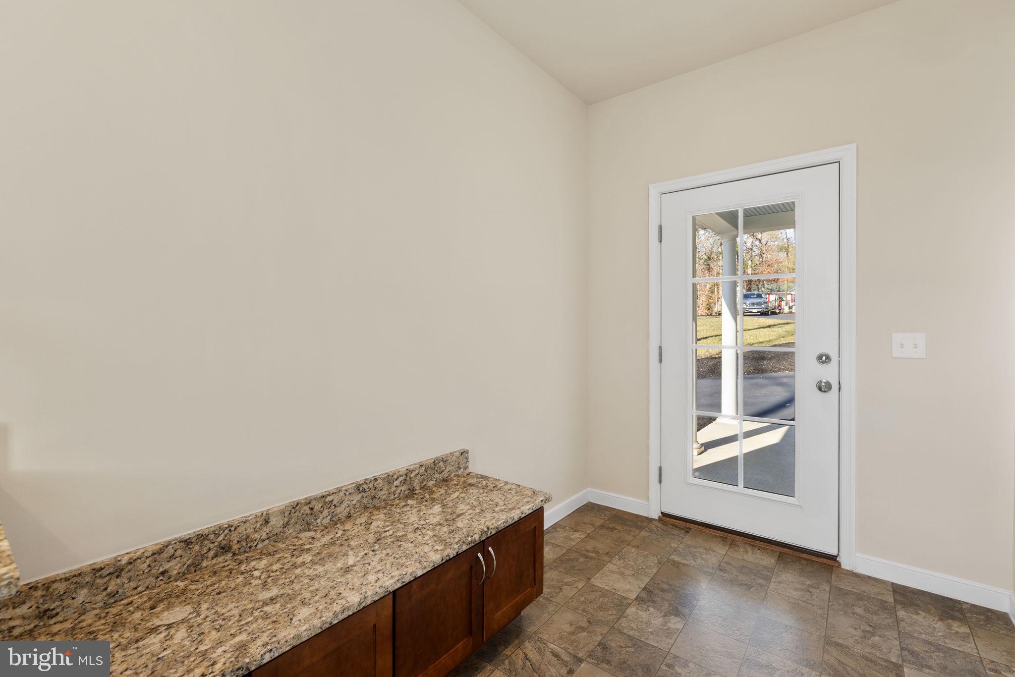 LAKE LAND OR - Residential