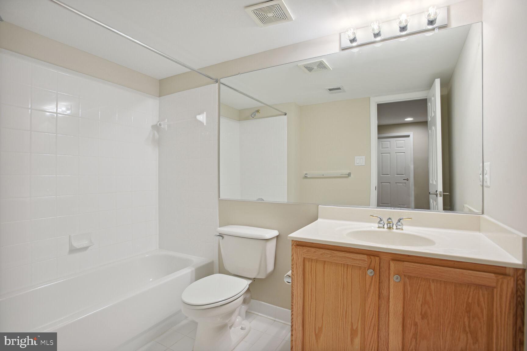 BROADLANDS - Residential Lease