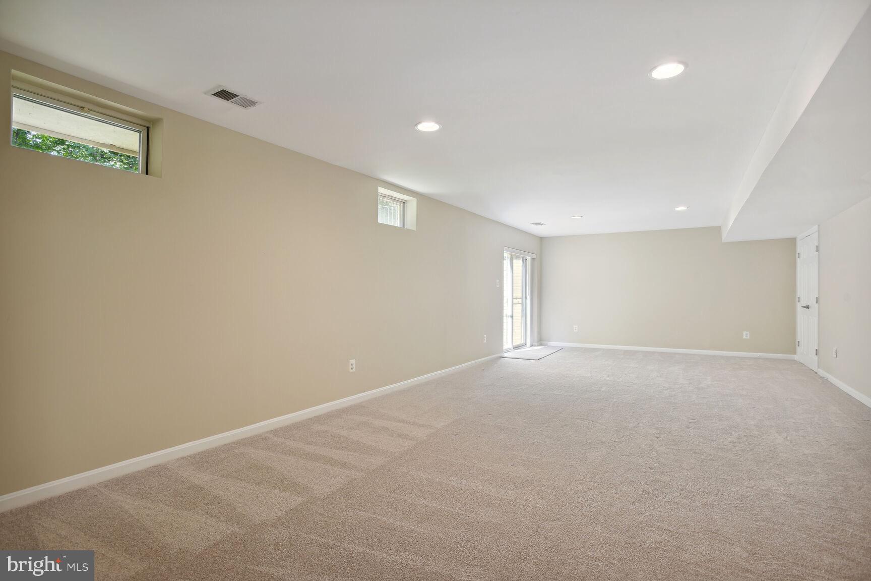 BROADLANDS - Residential Lease