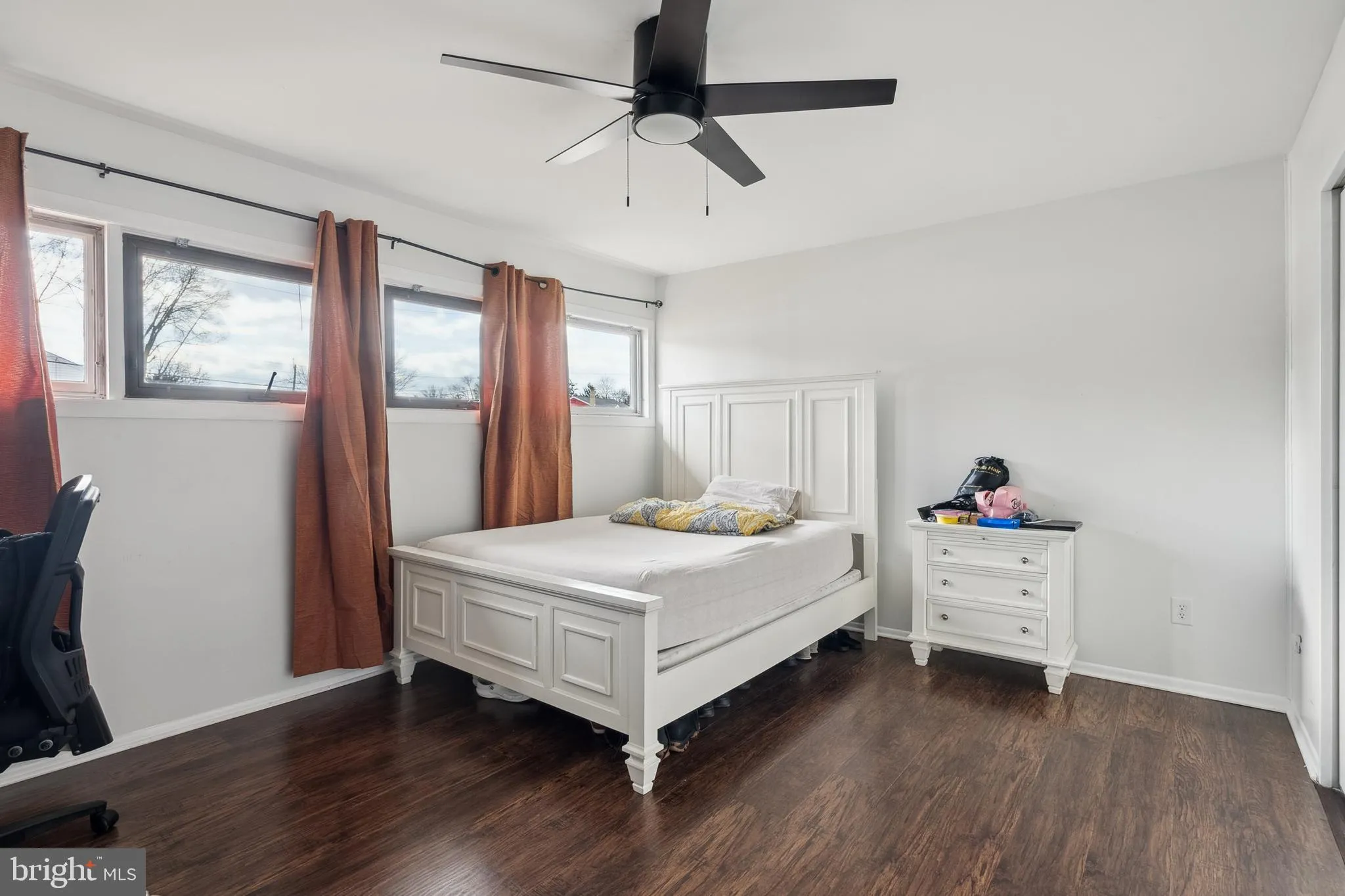 Philadelphia, Pennsylvania 19115, United States, 5 Bedrooms Bedrooms, ,3 BathroomsBathrooms,Residential,Pending,11875
