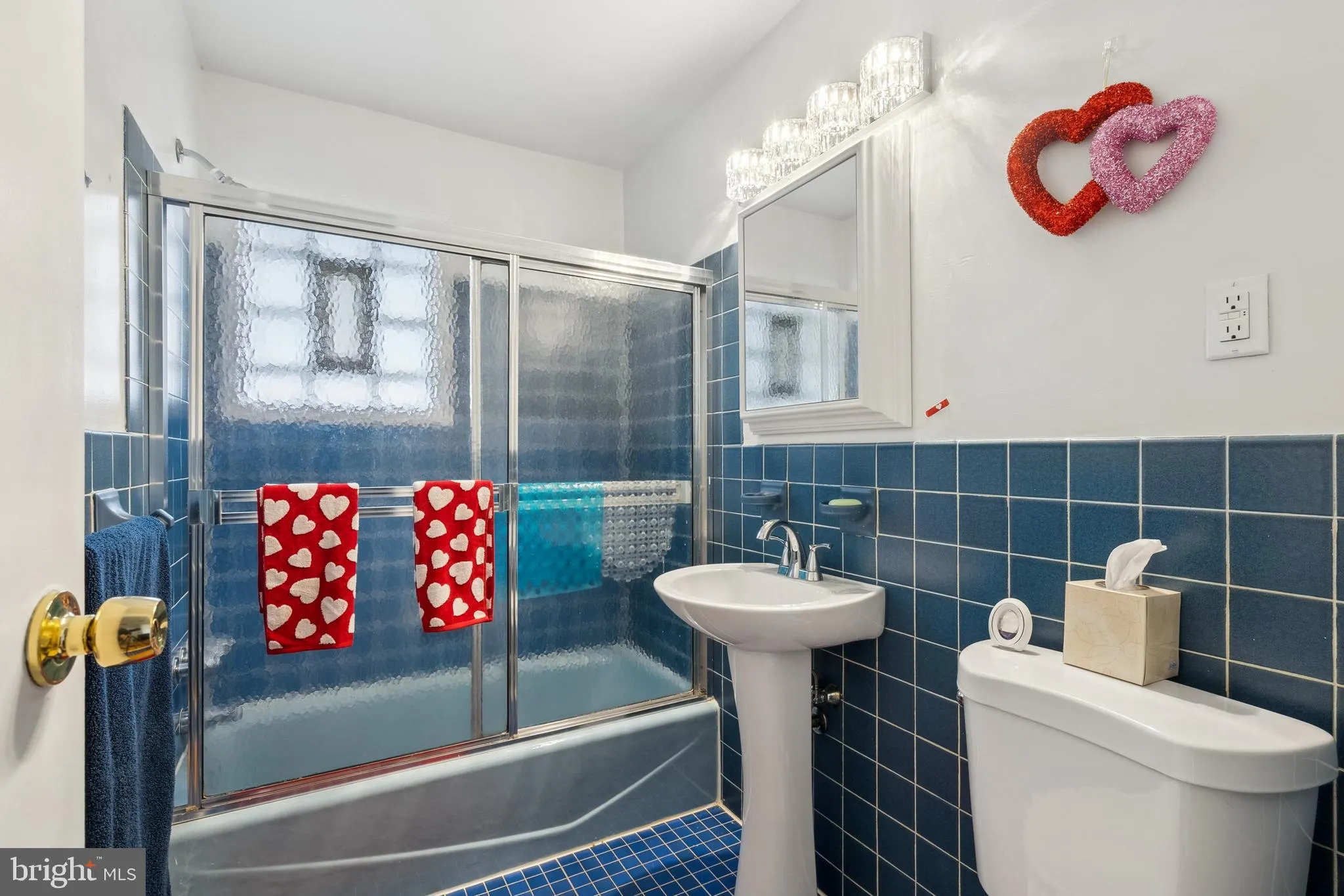Philadelphia, Pennsylvania 19115, United States, 5 Bedrooms Bedrooms, ,3 BathroomsBathrooms,Residential,Pending,11875