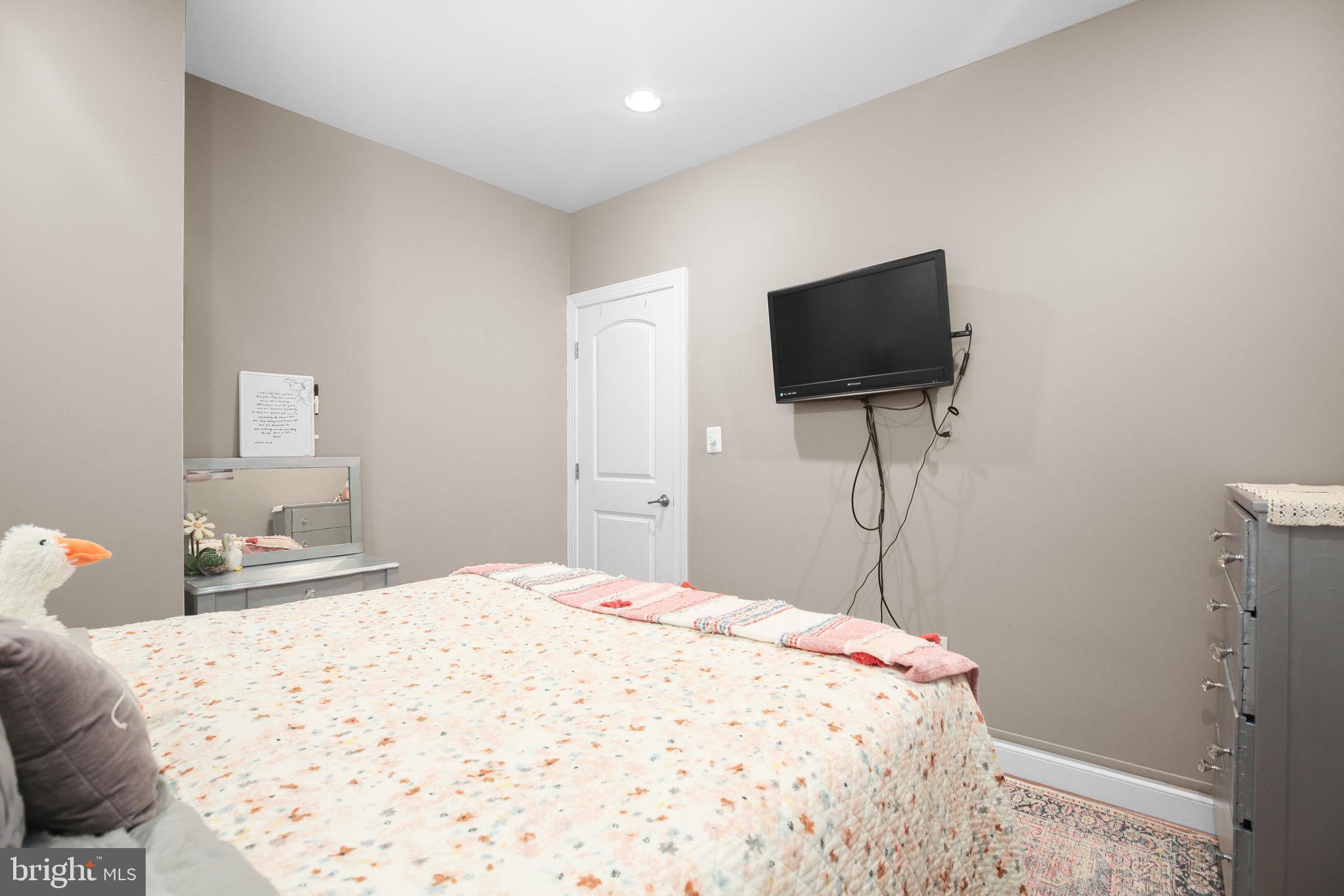 CAMBRIDGE CROSSING - Residential