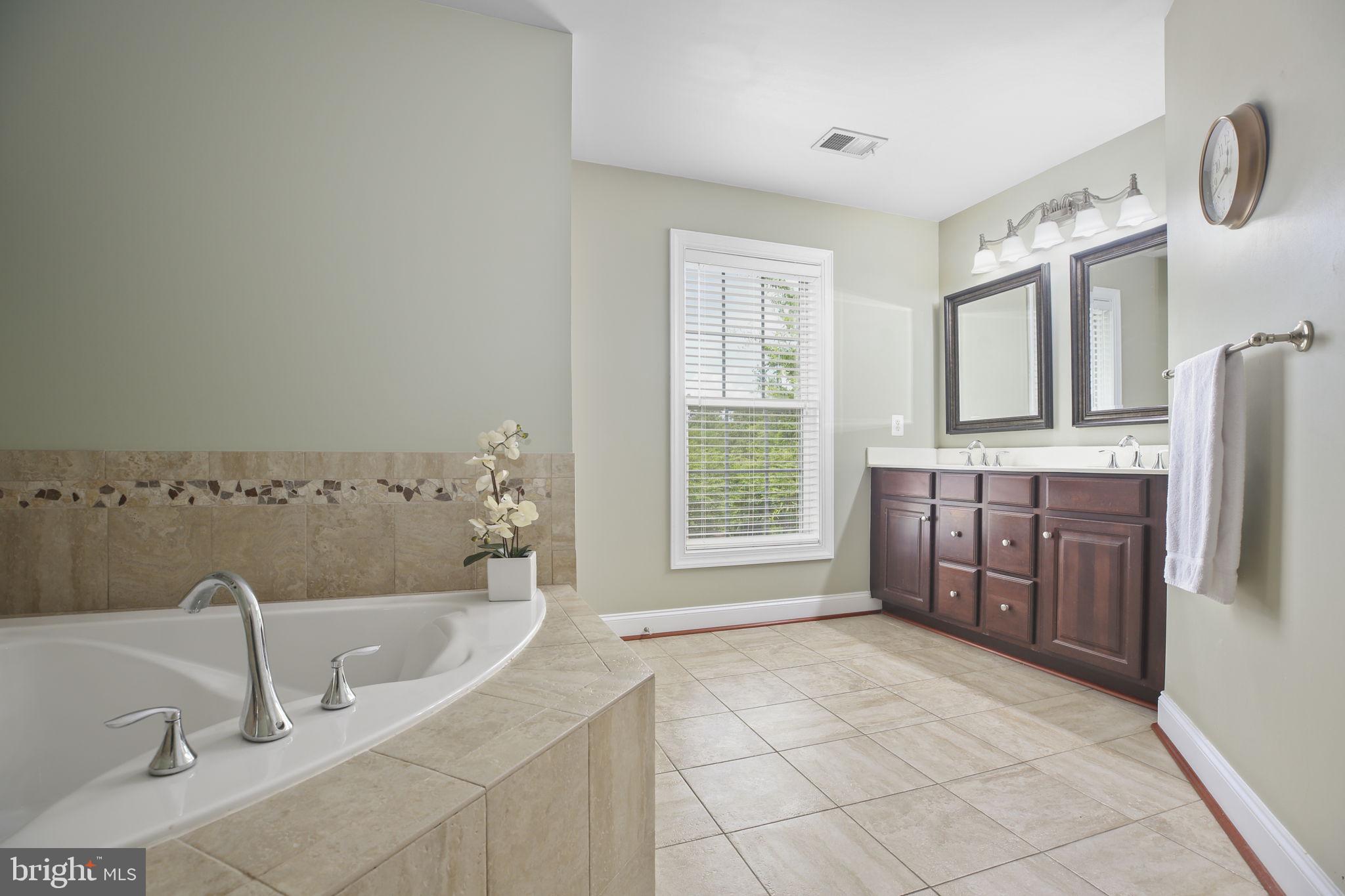 CAMBRIDGE CROSSING - Residential