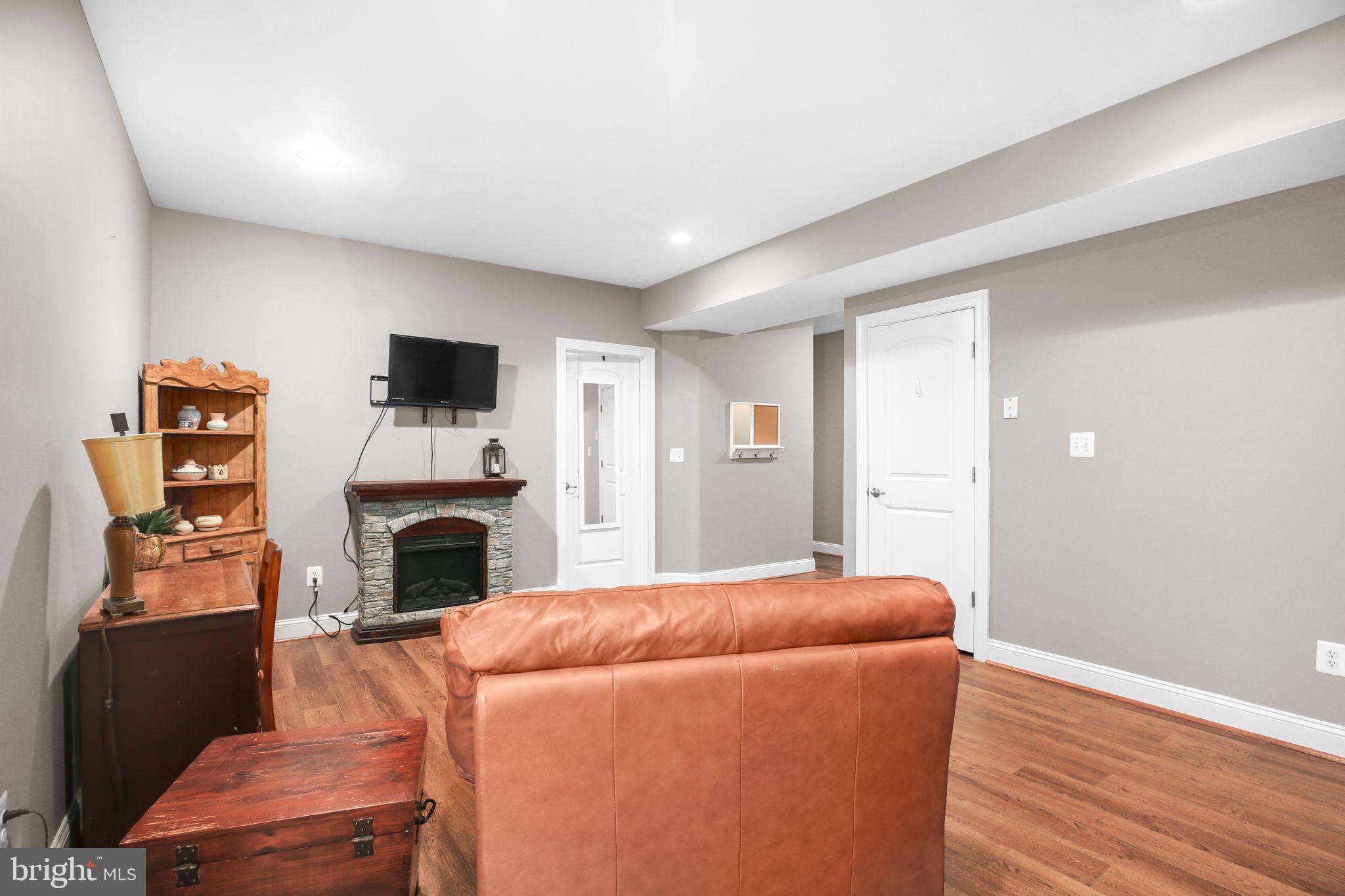 CAMBRIDGE CROSSING - Residential