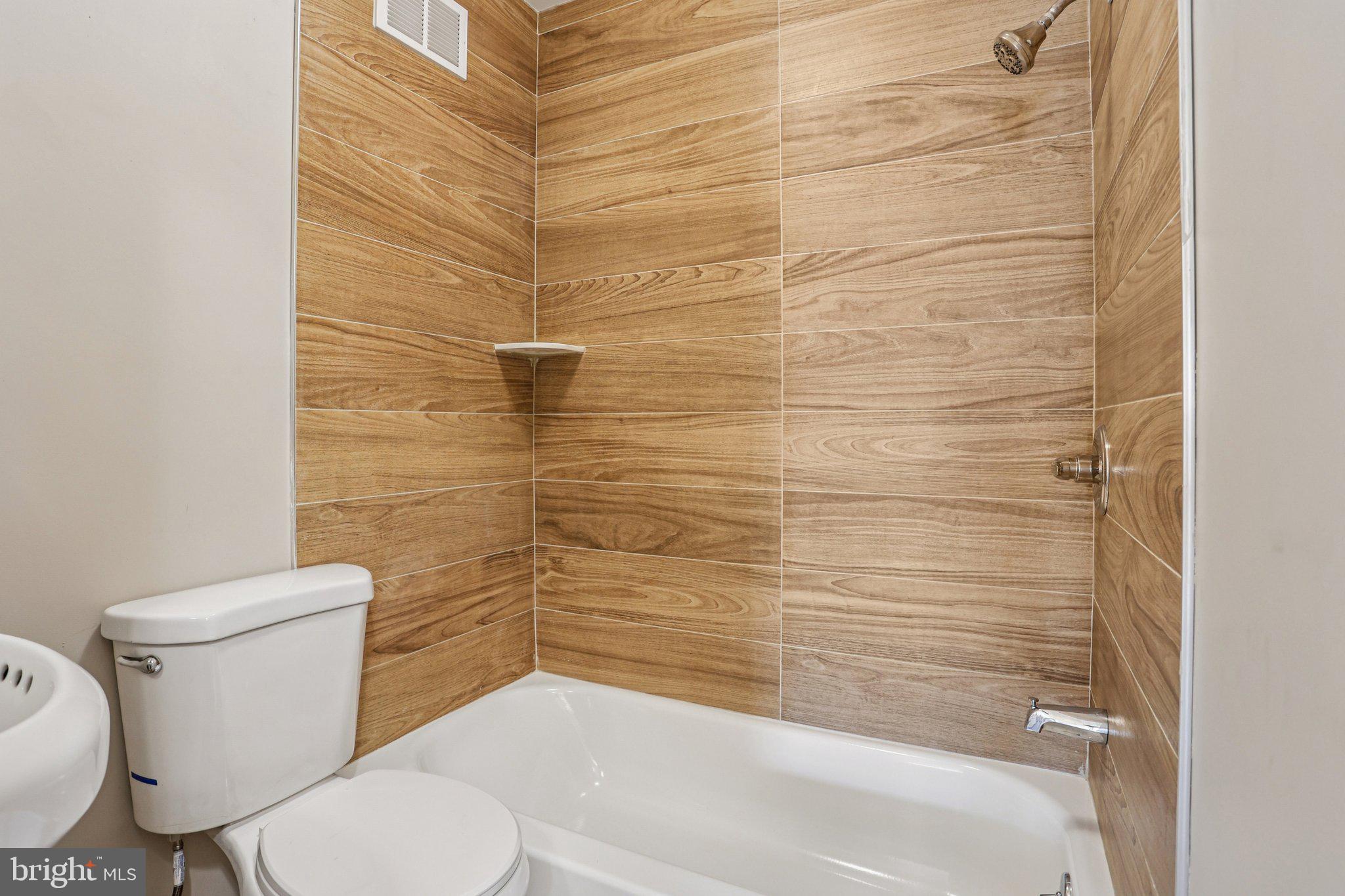 NORRISTOWN - Residential