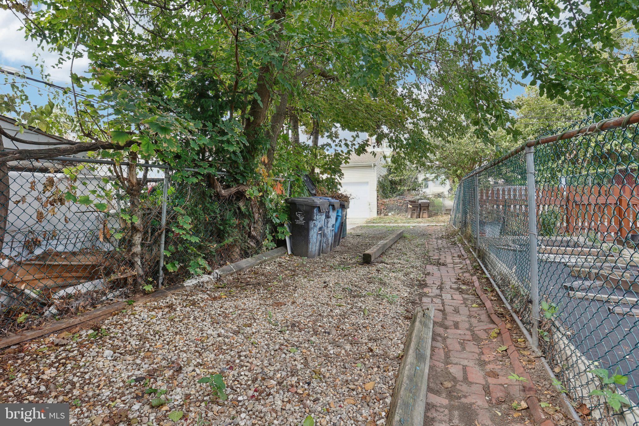 NORRISTOWN - Residential