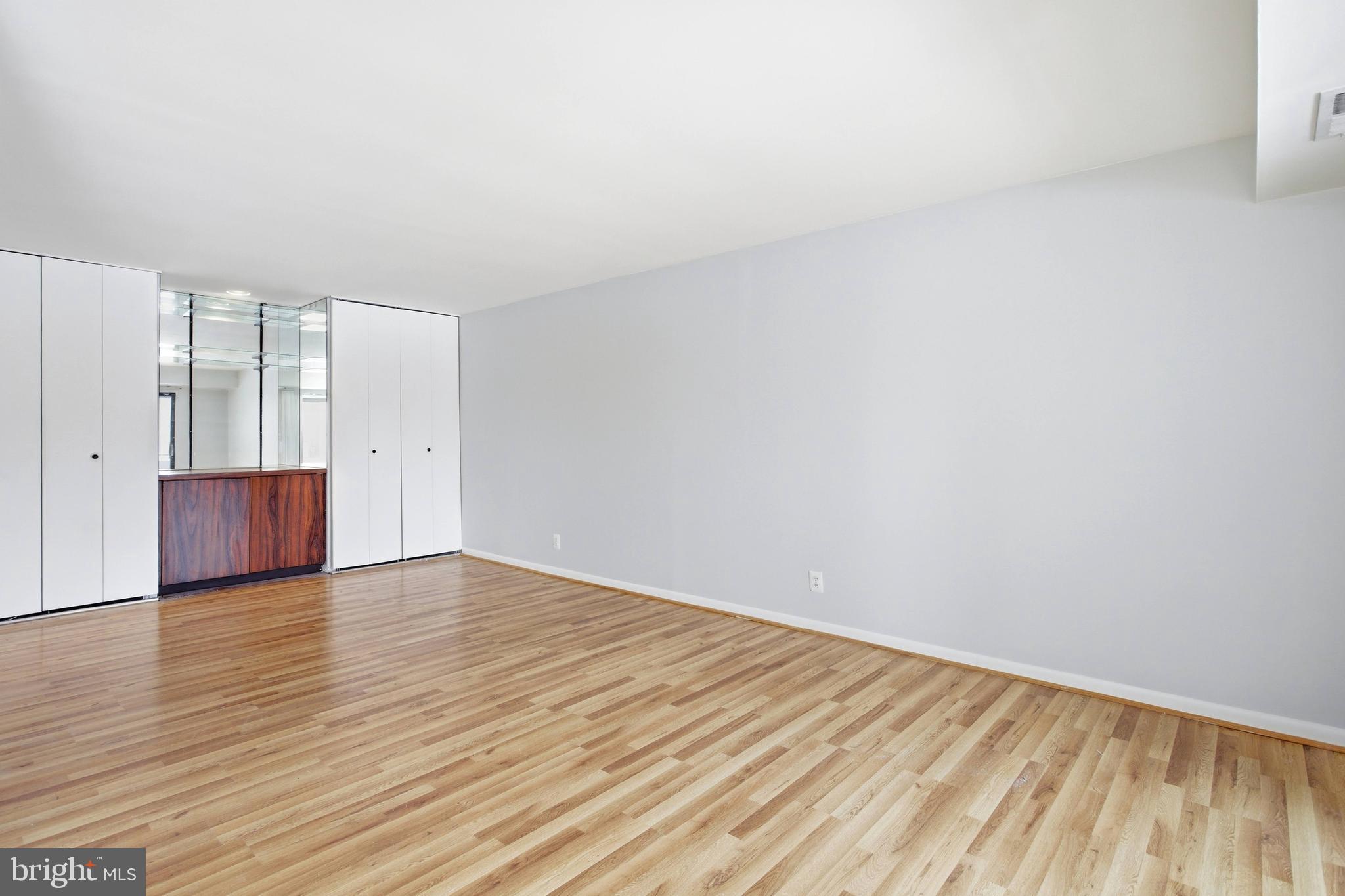 WOODLAKE TOWERS - Residential