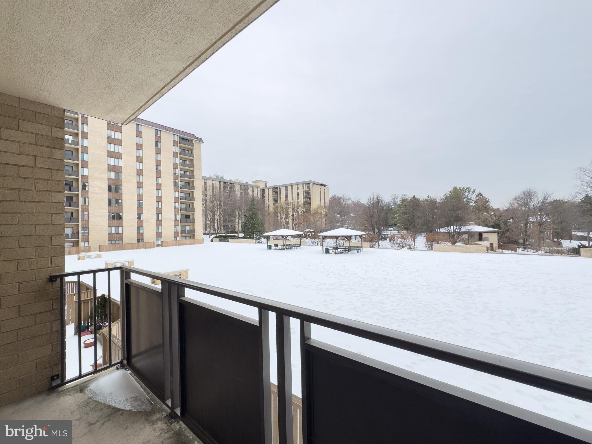 WOODLAKE TOWERS - Residential