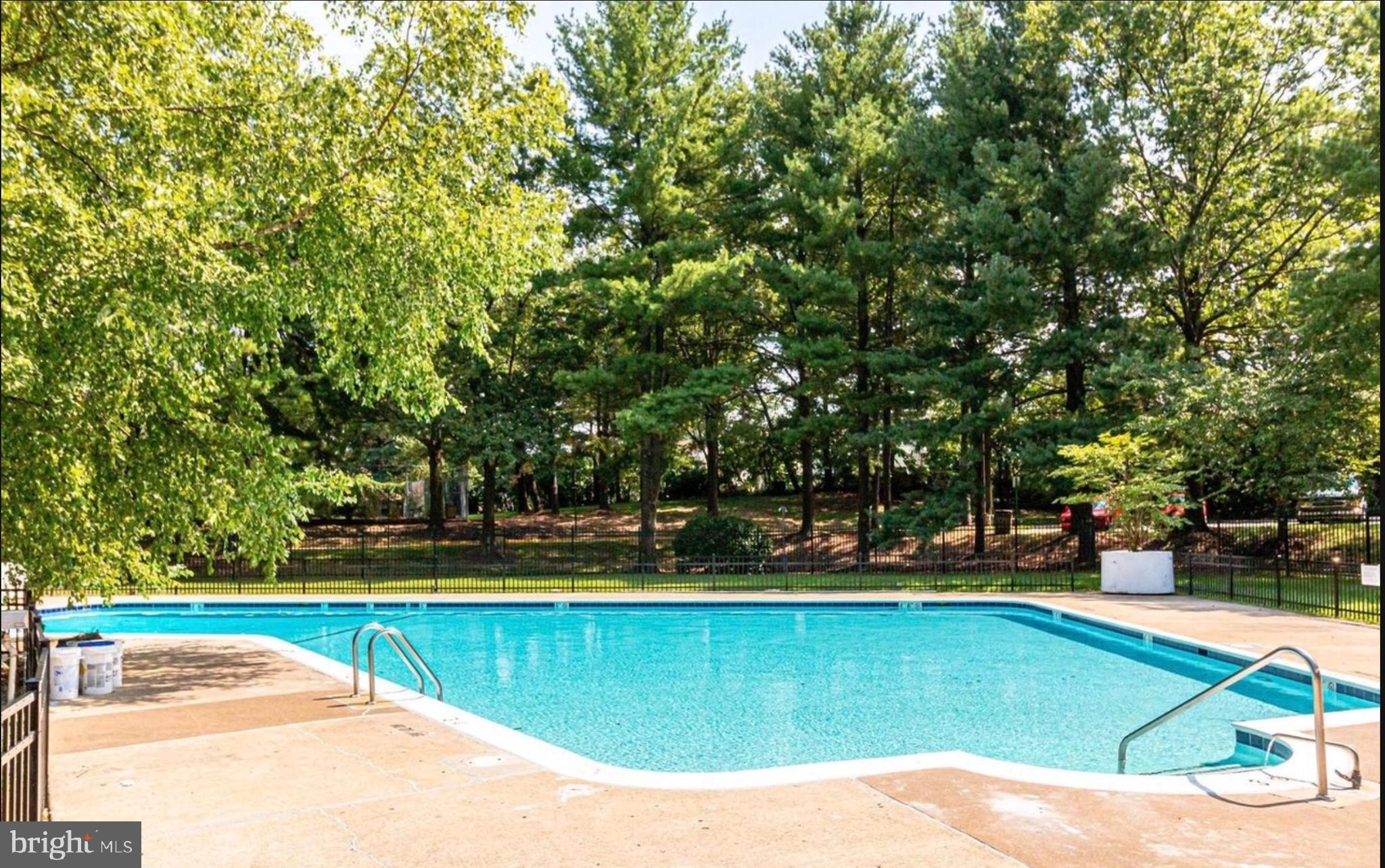 WOODLAKE TOWERS - Residential