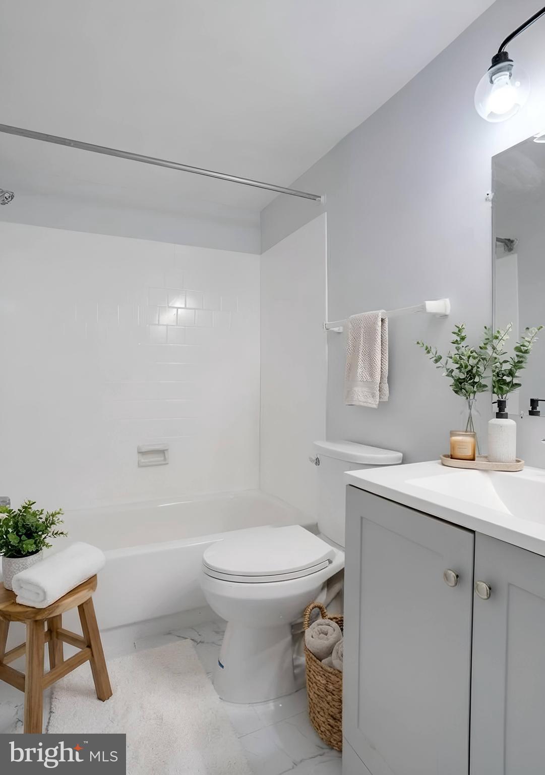 WOODLAKE TOWERS - Residential