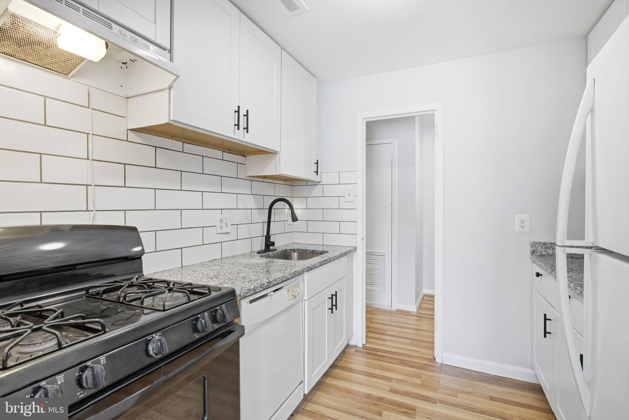 WOODLAKE TOWERS - Residential