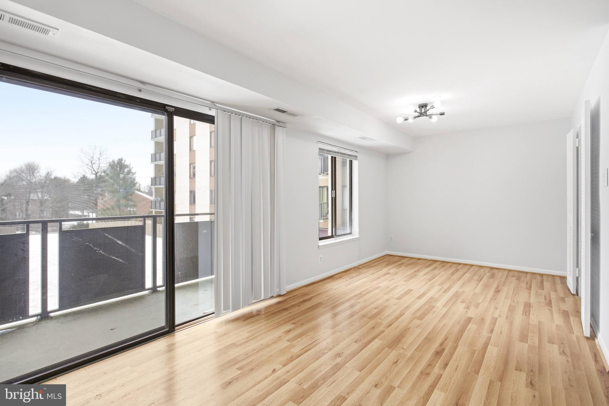 WOODLAKE TOWERS - Residential