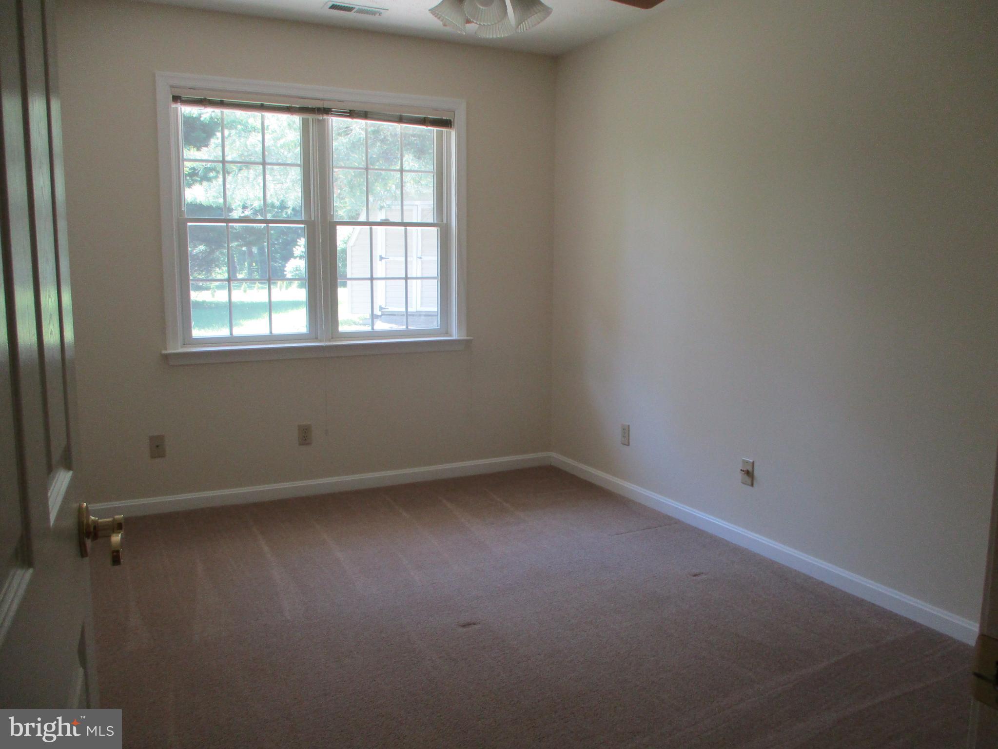 GREENVIEW WEST - Residential Lease