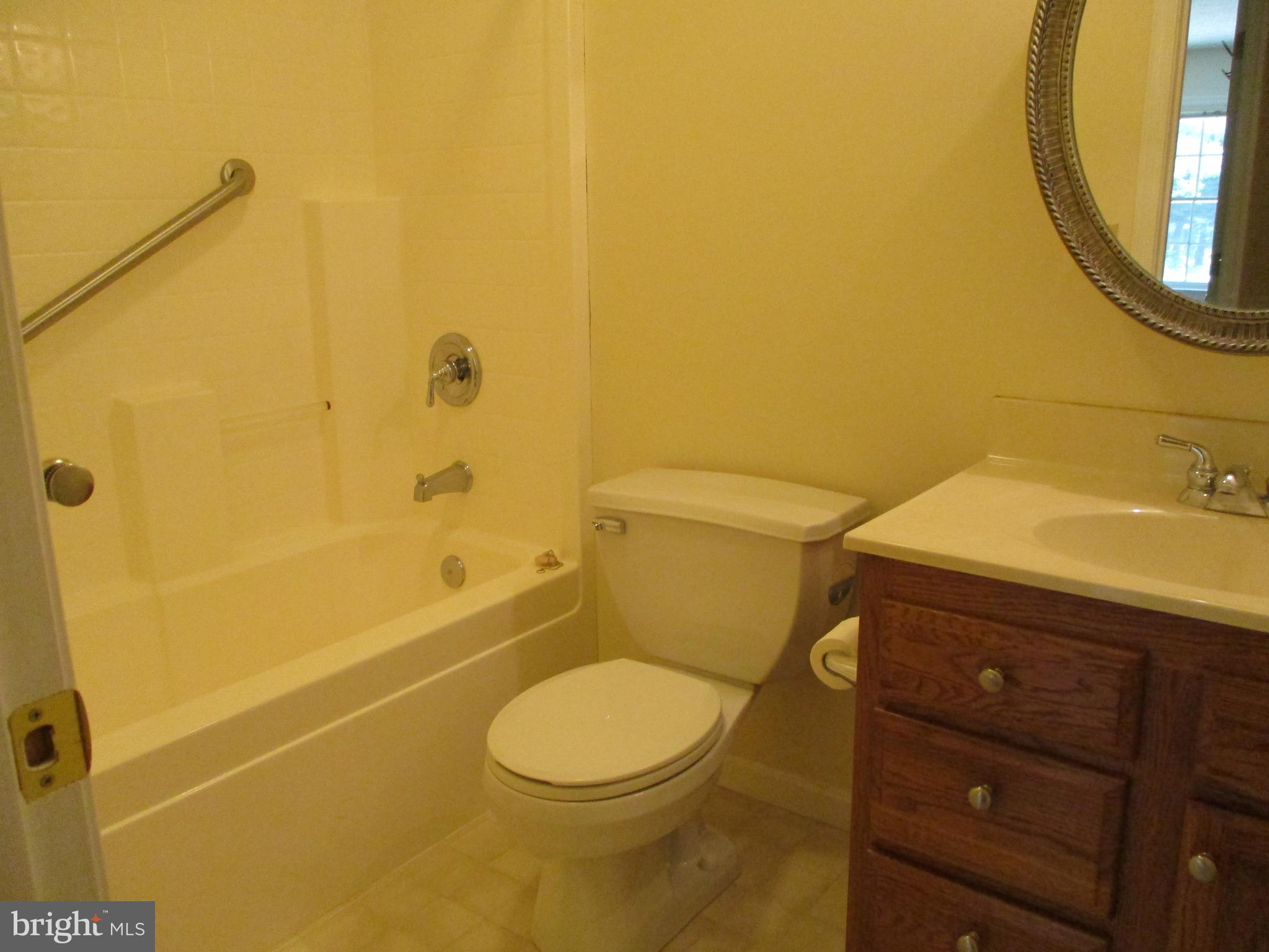 GREENVIEW WEST - Residential Lease