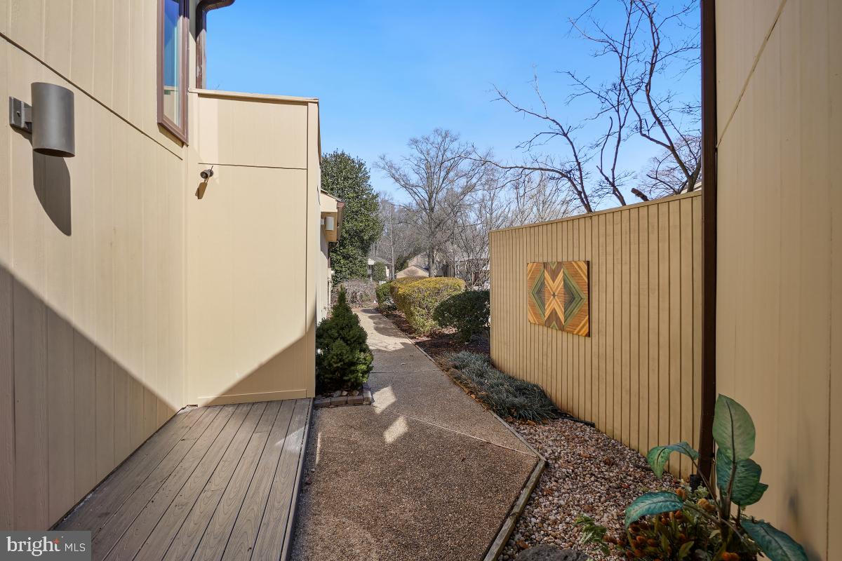 3004 COURTSIDE ROAD