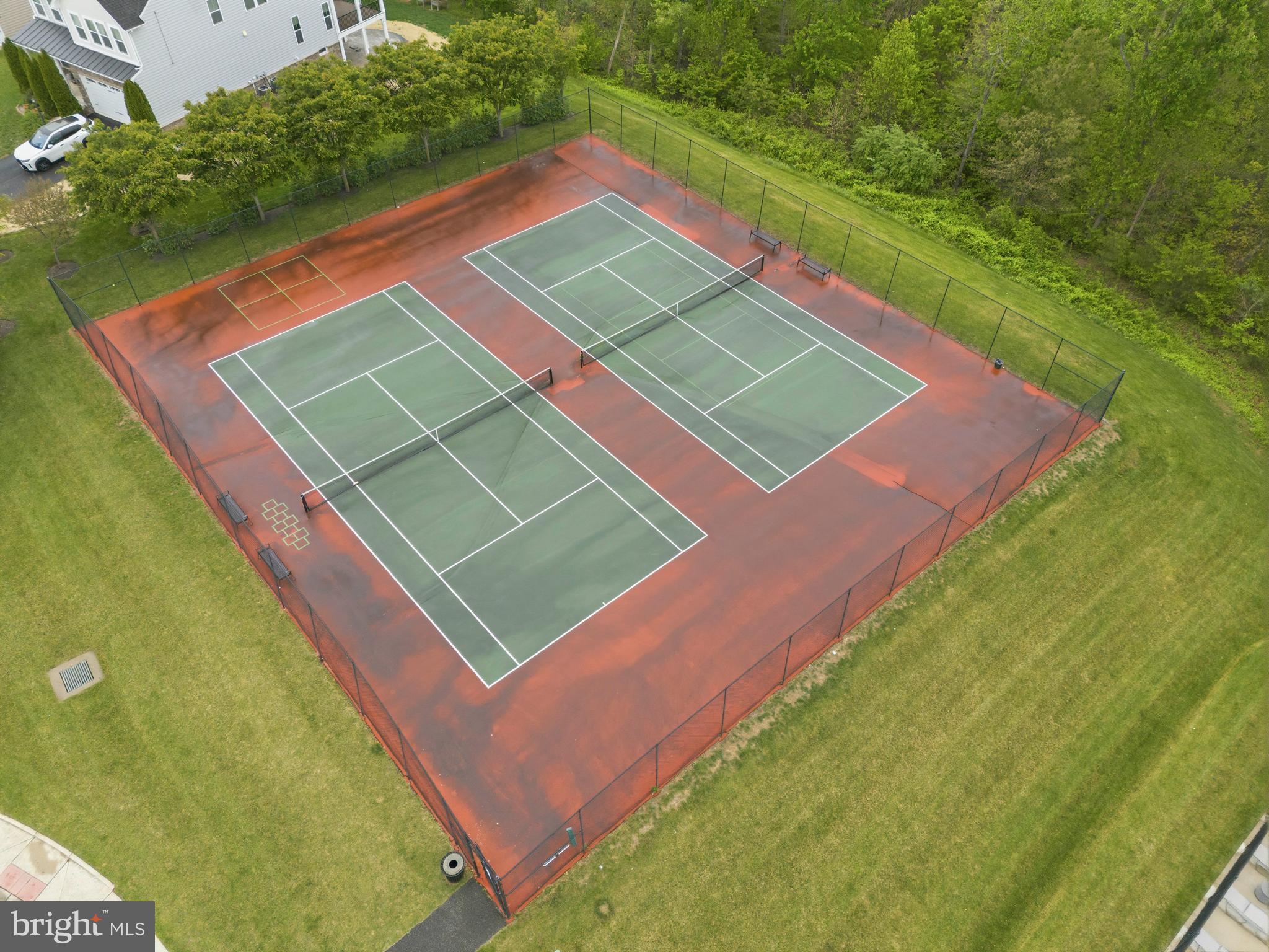 VIRGINIA MANOR - Residential