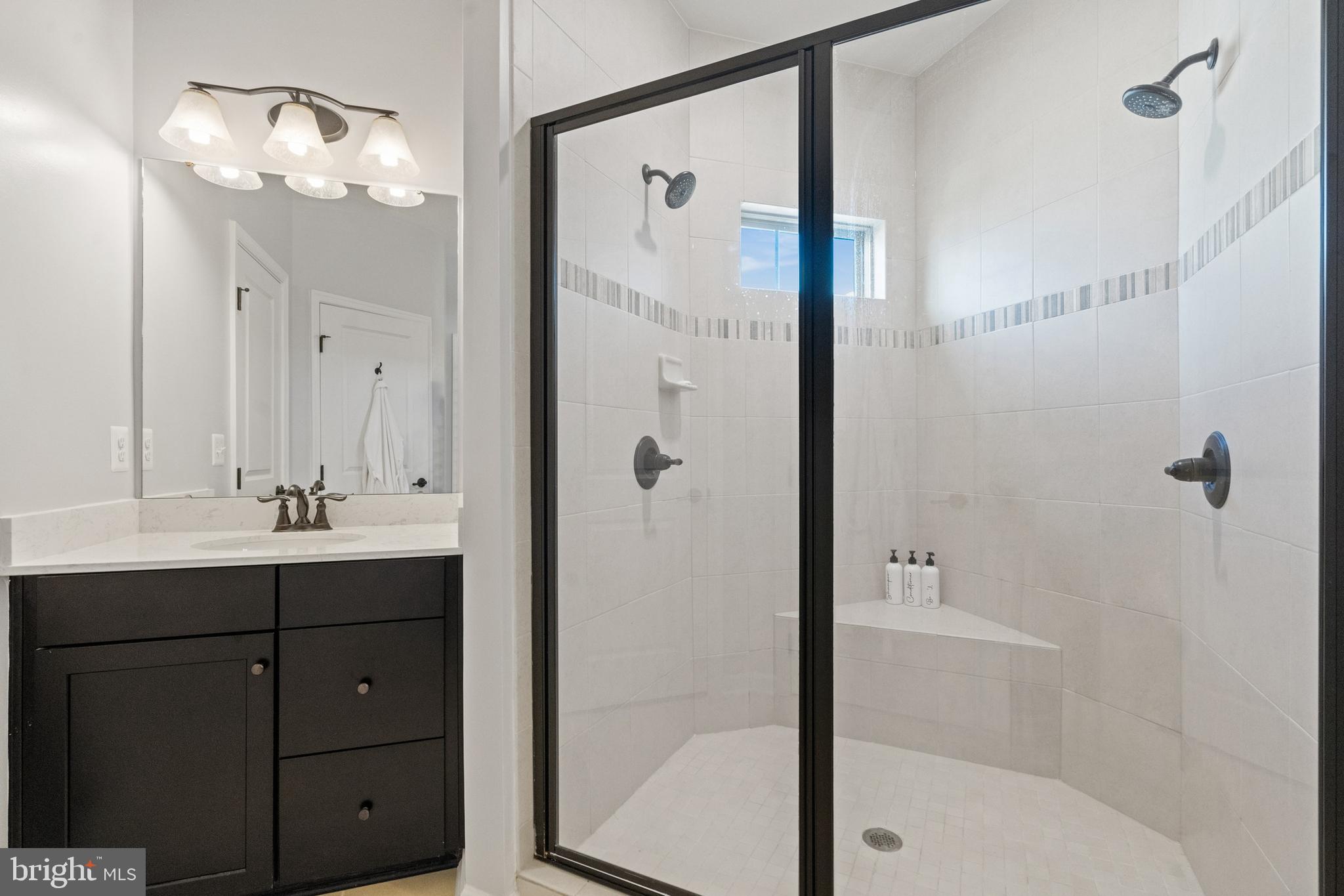 VIRGINIA MANOR - Residential