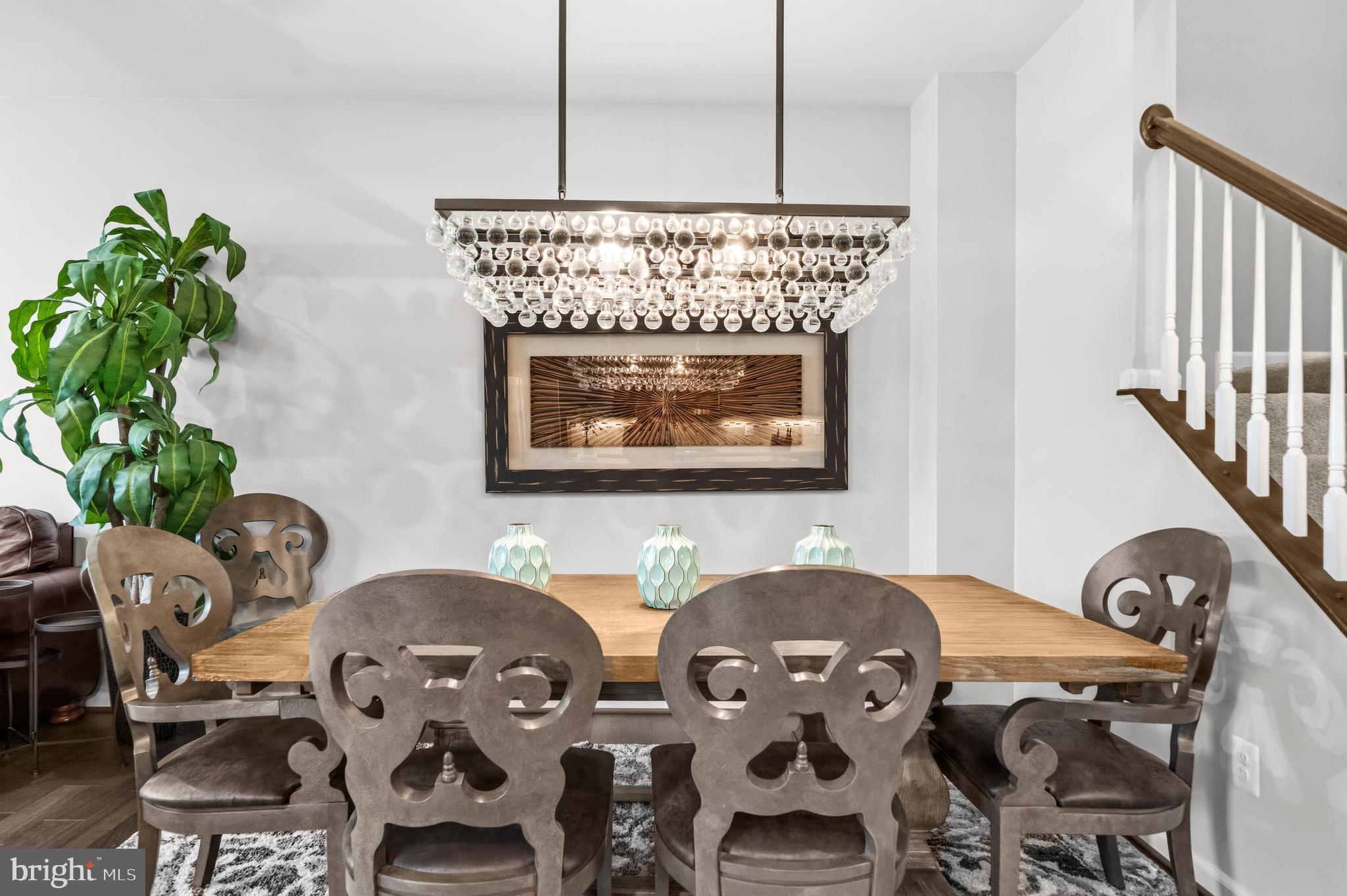 VIRGINIA MANOR - Residential