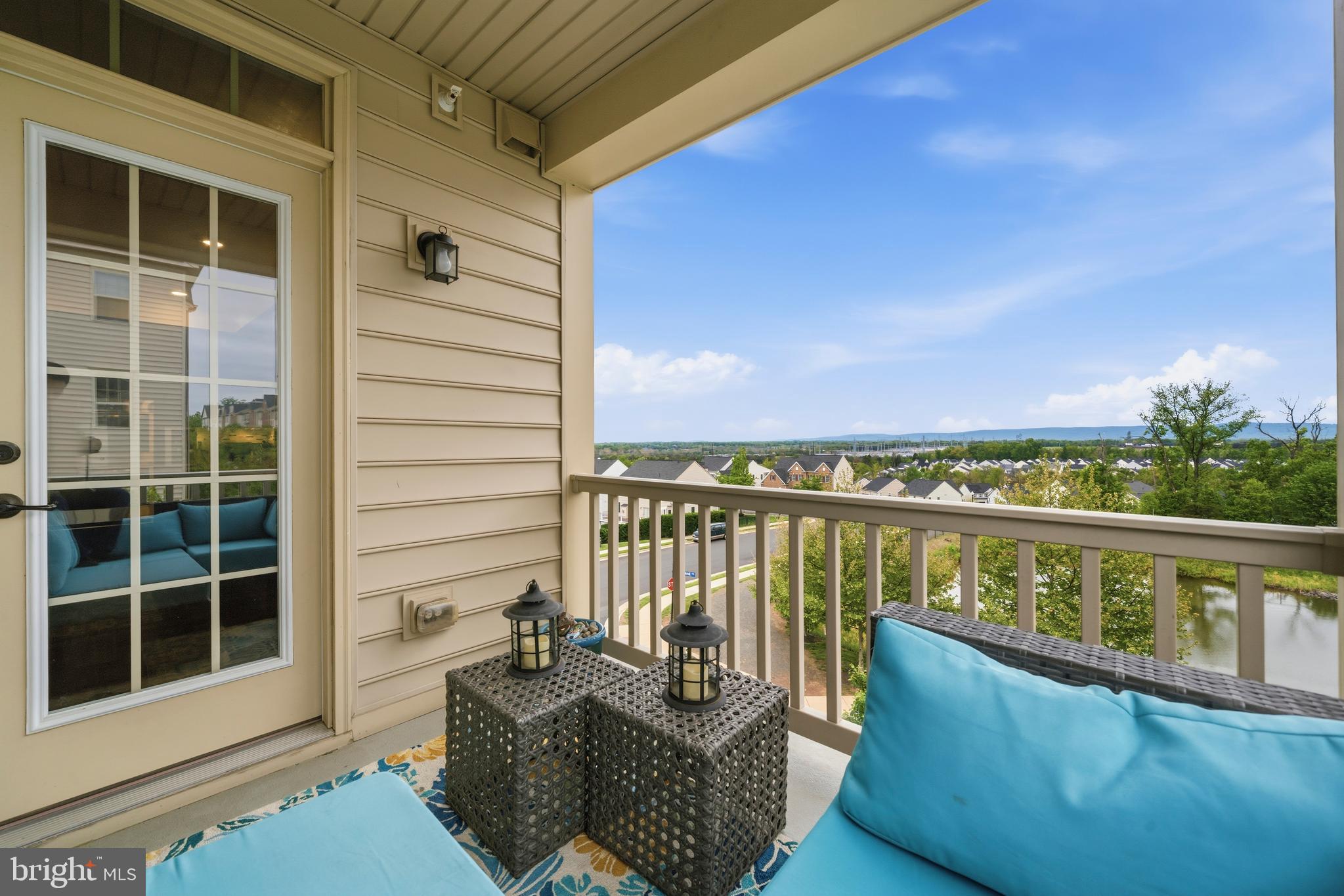 VIRGINIA MANOR - Residential