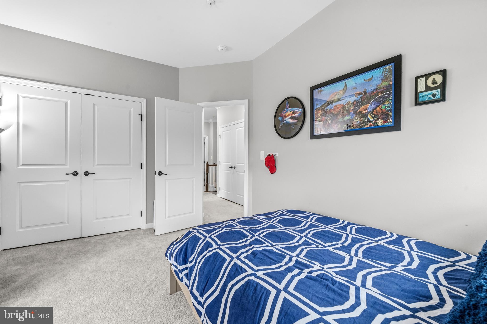 VIRGINIA MANOR - Residential