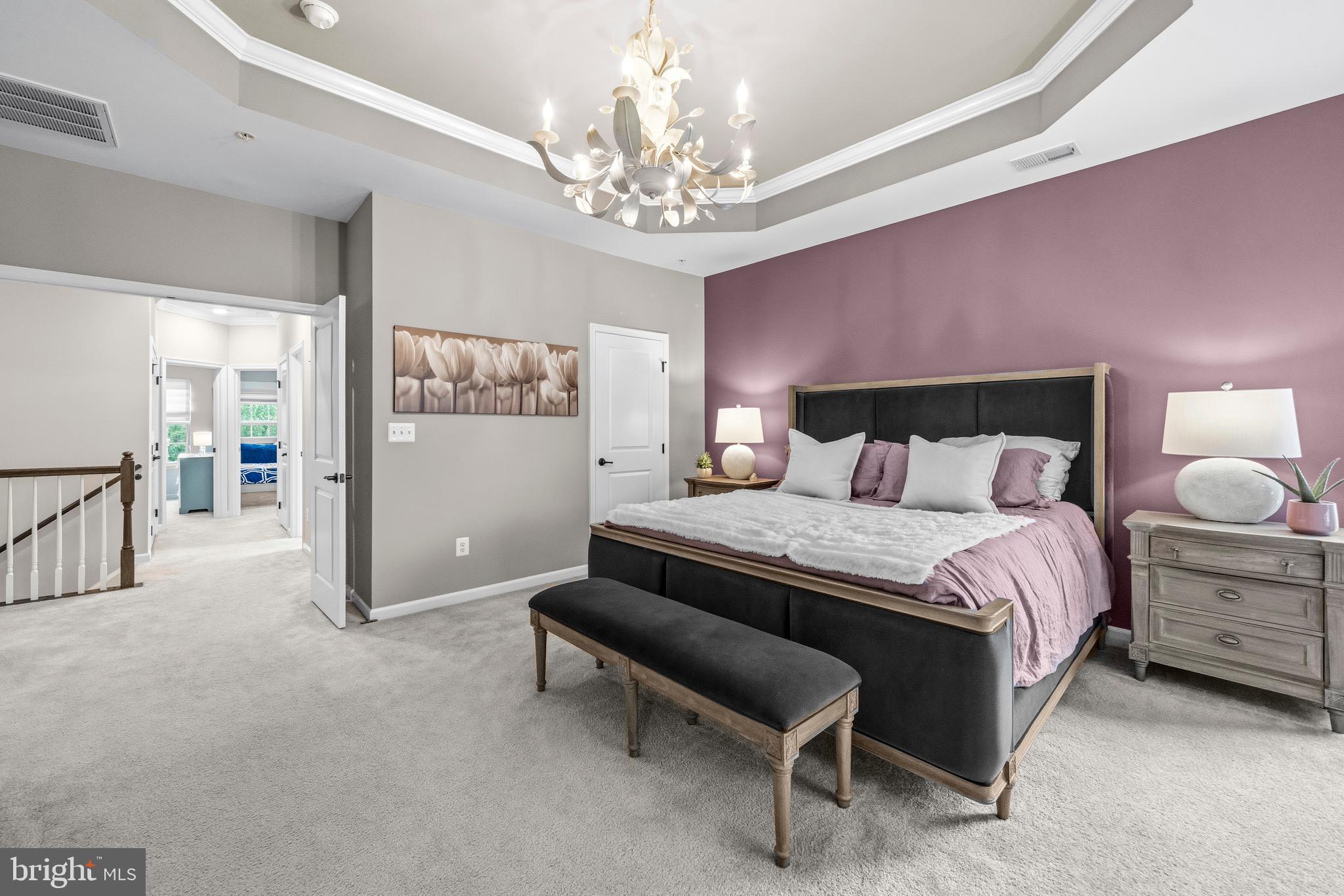 VIRGINIA MANOR - Residential