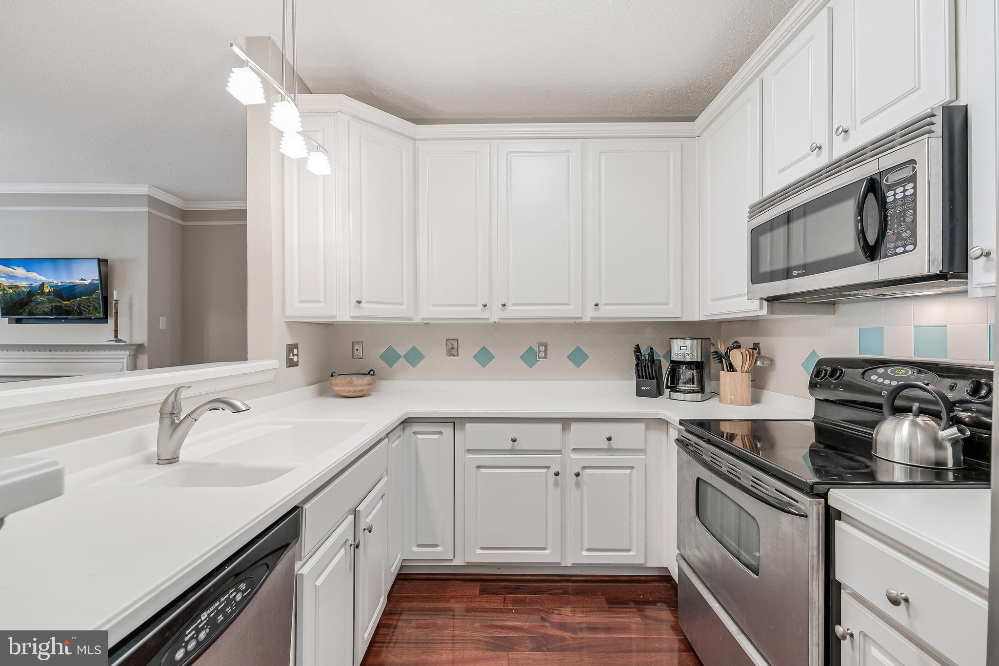 MADISON PARK AT WEST MARKET - Residential