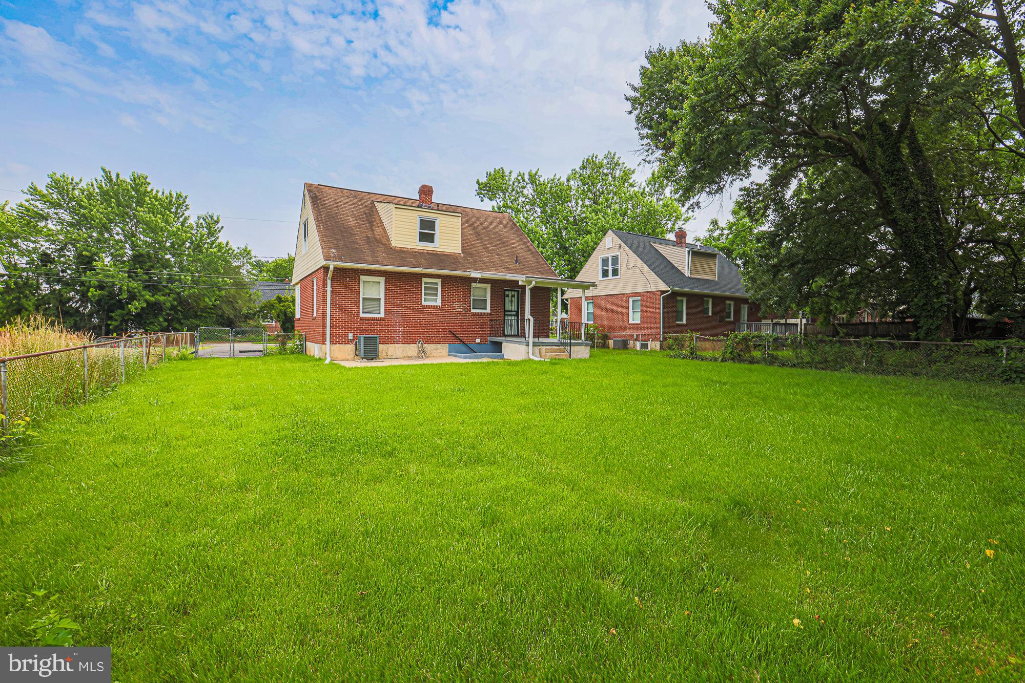 WINDSOR  MILL - Residential