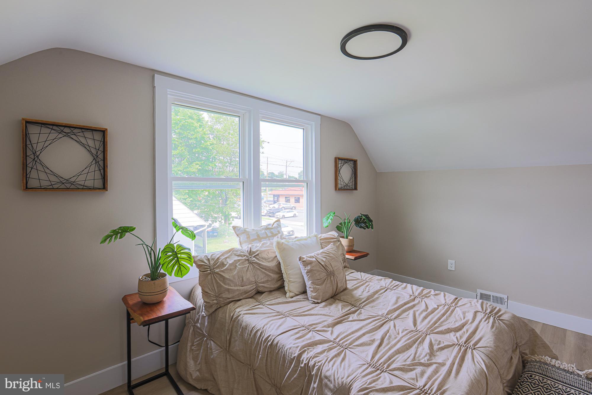 WINDSOR  MILL - Residential